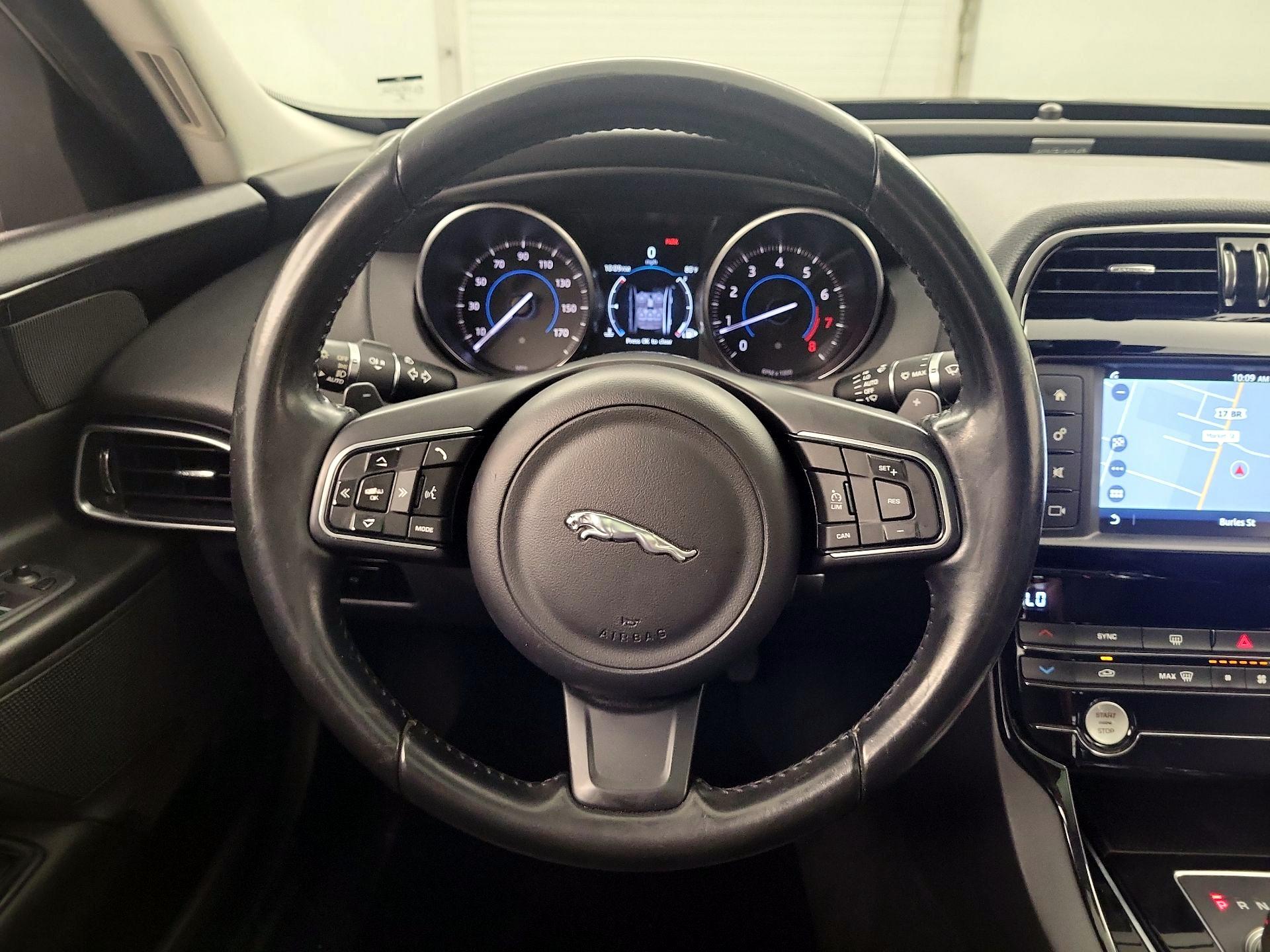 Thumbnail: 2017 Jaguar XE - 10