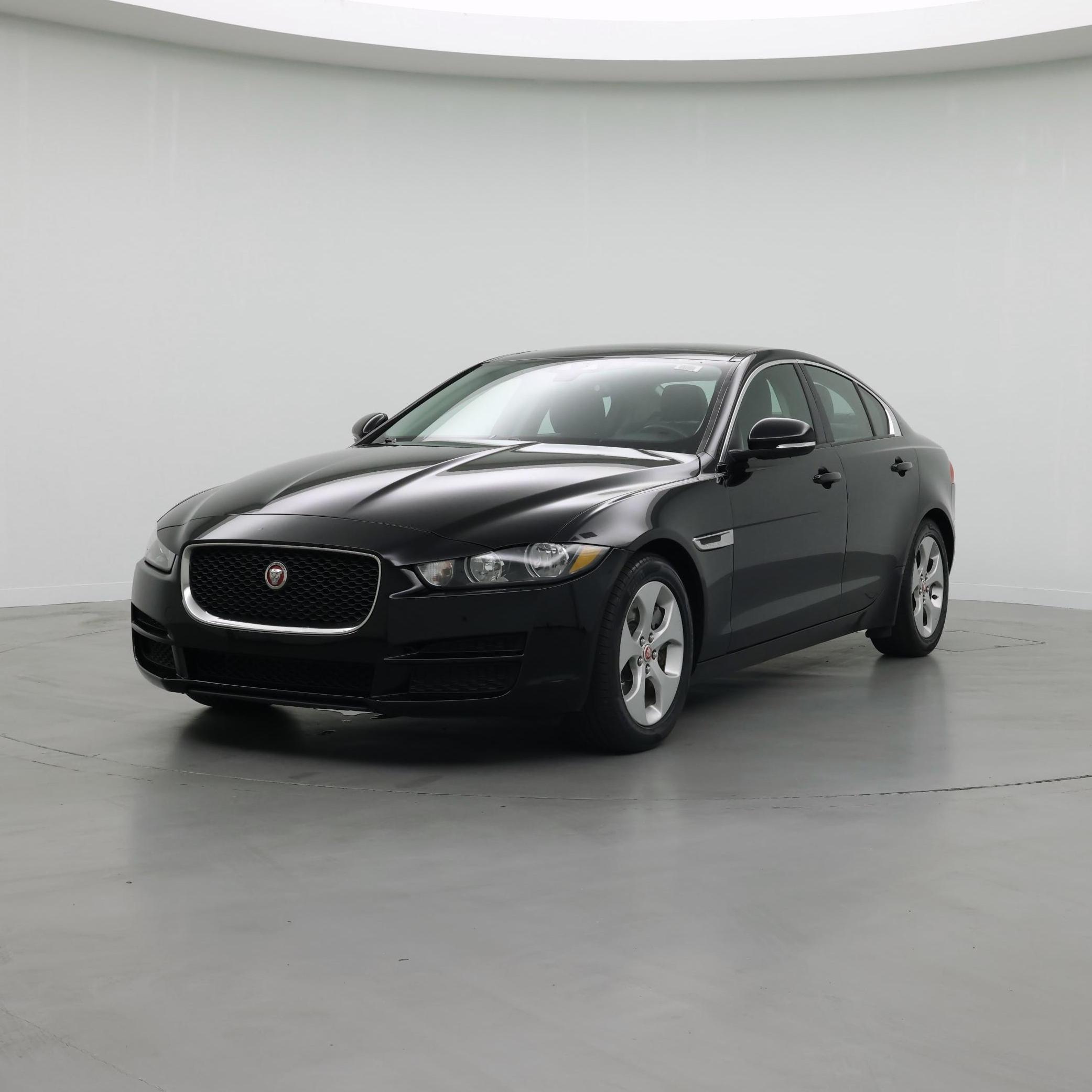 Thumbnail: 2017 Jaguar XE - 4