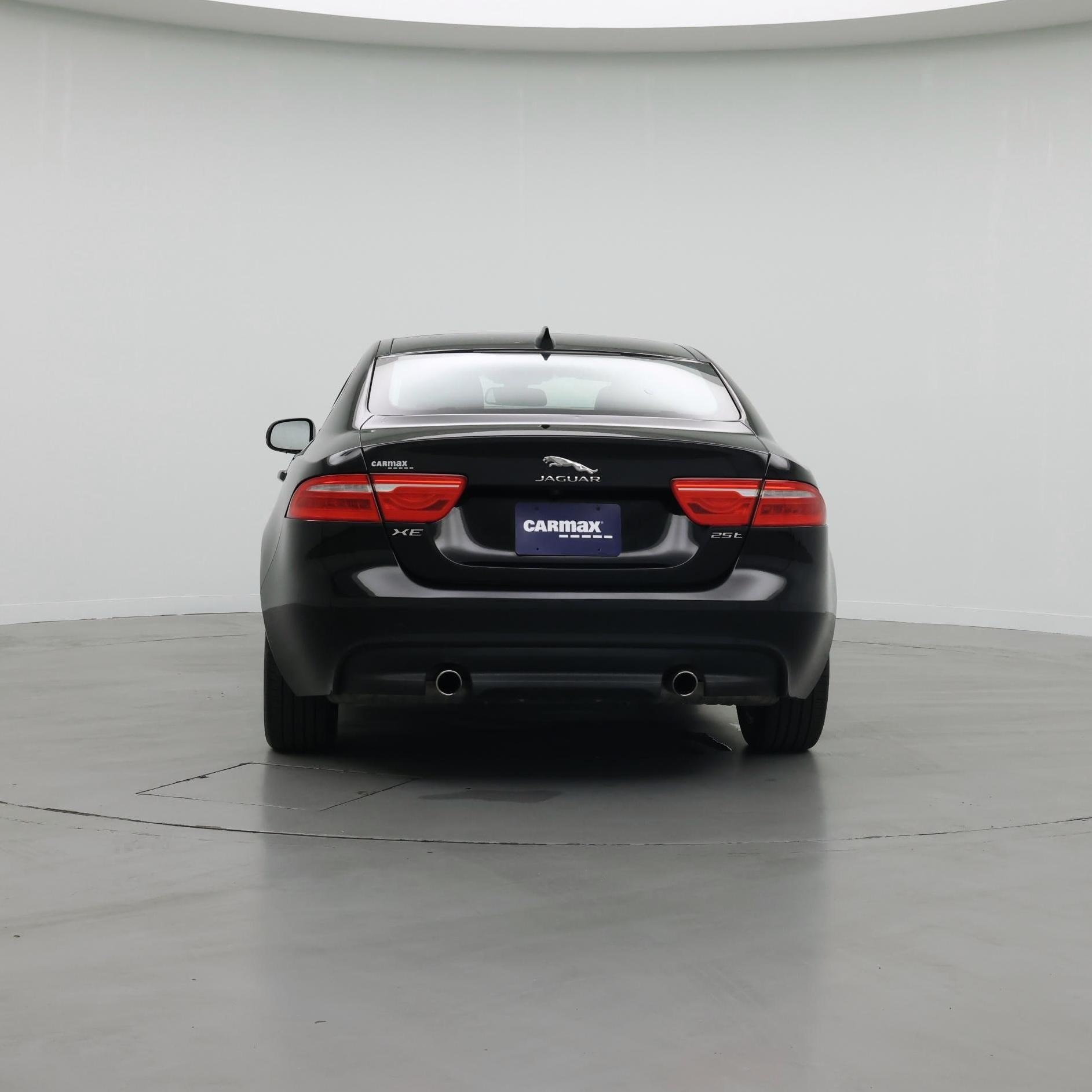 Thumbnail: 2017 Jaguar XE - 6