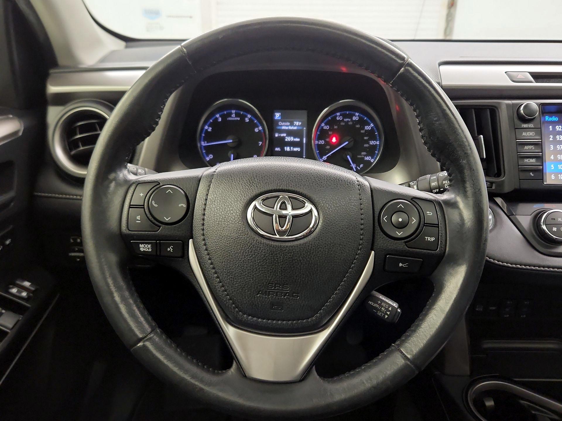 Thumbnail: 2018 Toyota RAV4 - 10