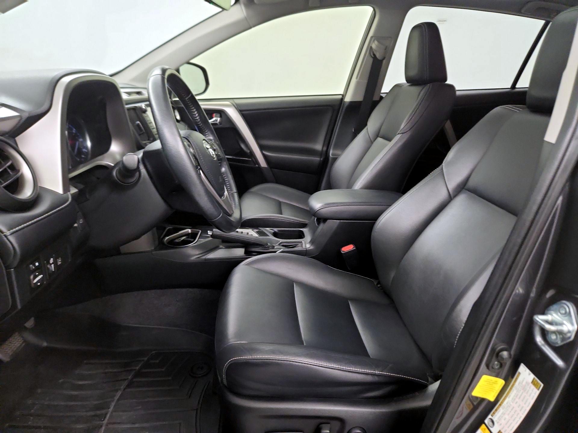 Thumbnail: 2018 Toyota RAV4 - 11