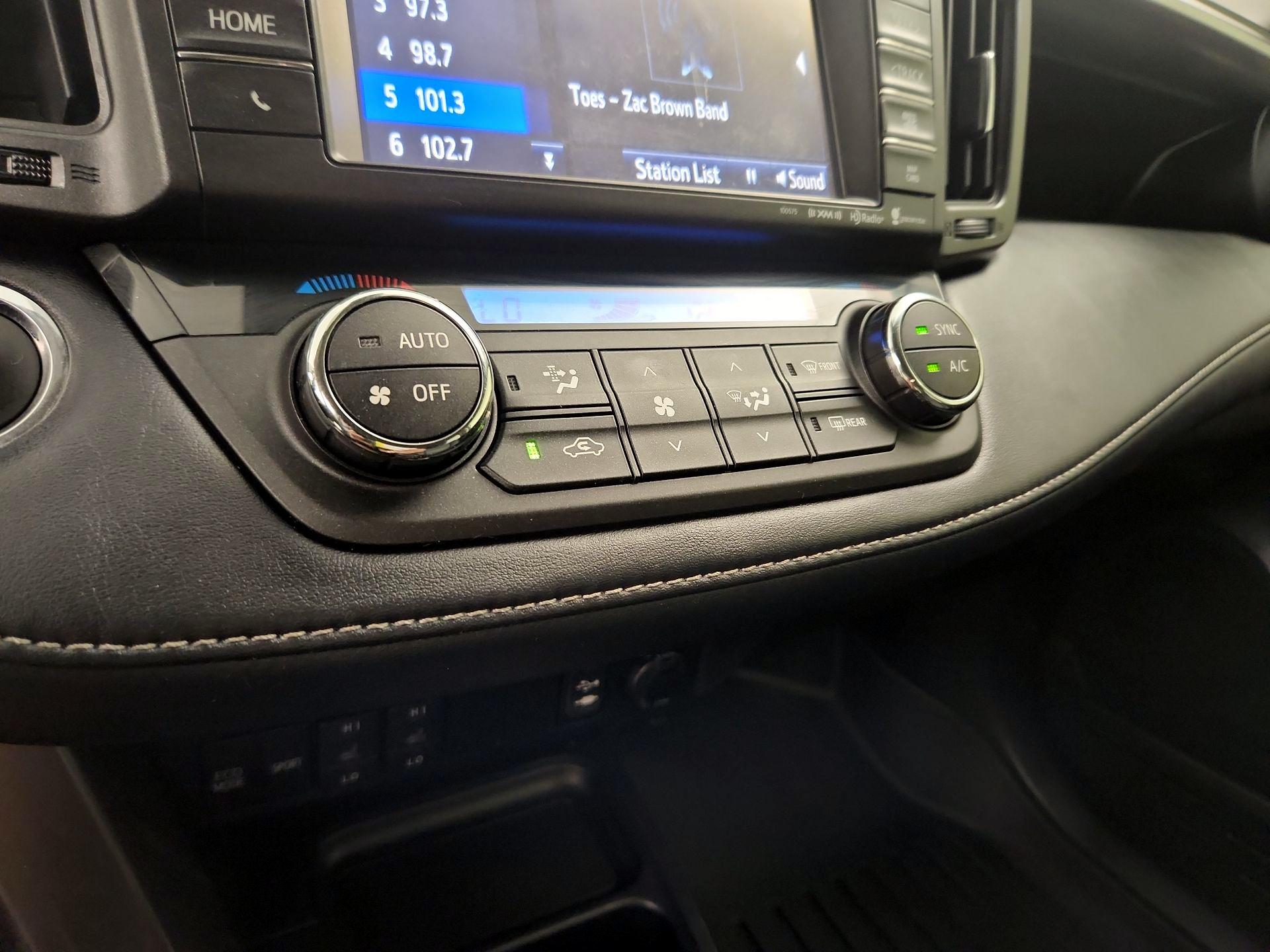 Thumbnail: 2018 Toyota RAV4 - 16