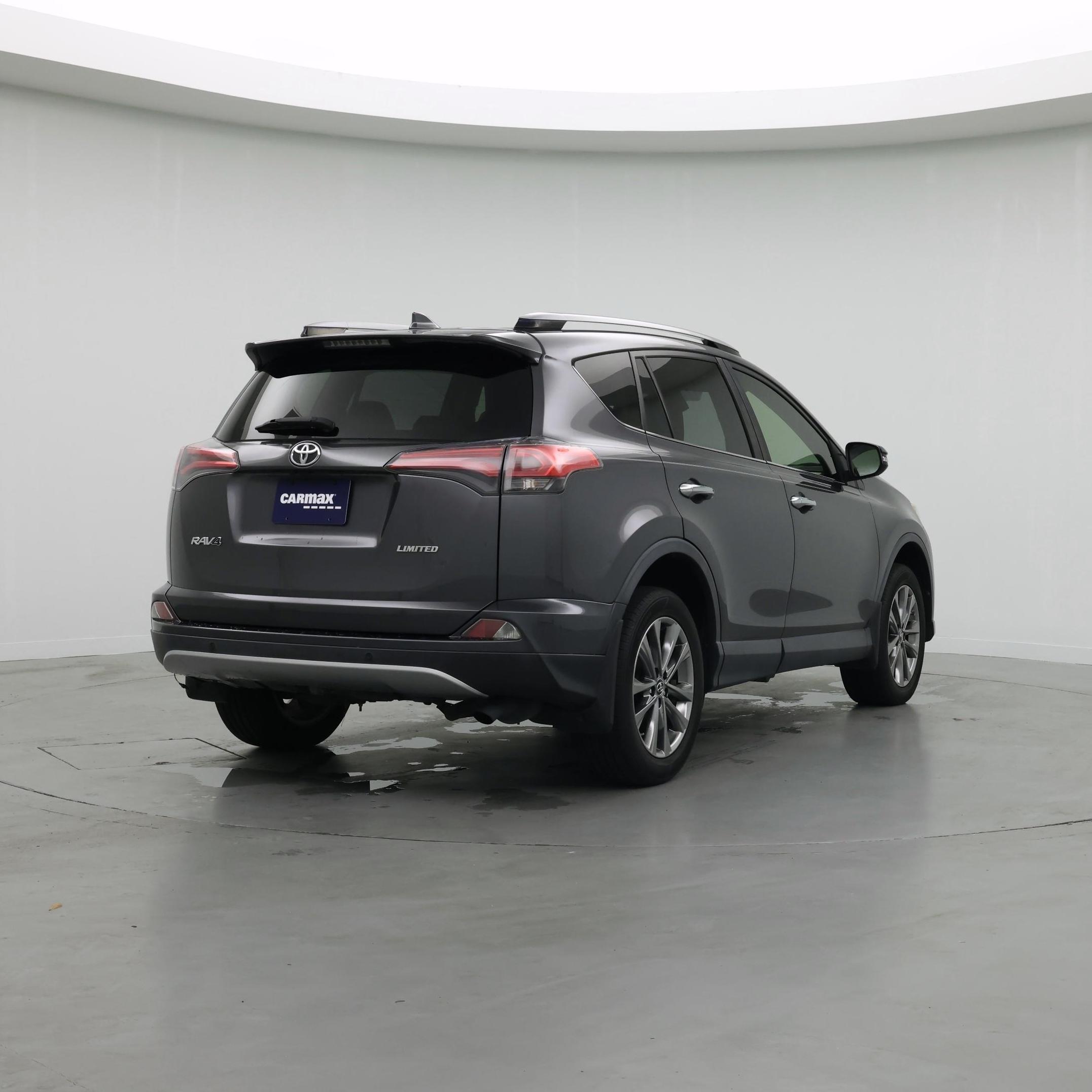 Thumbnail: 2018 Toyota RAV4 - 8