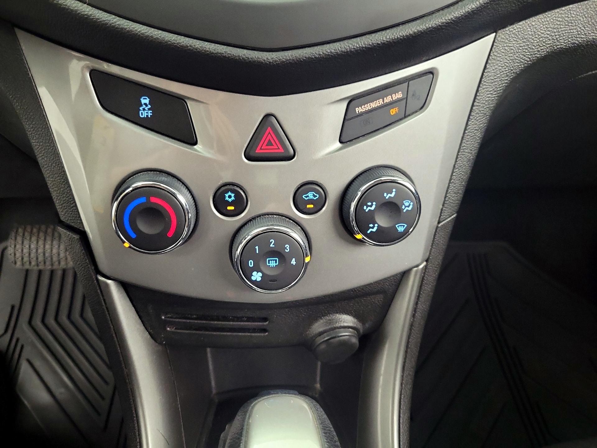 Thumbnail: 2016 Chevrolet Trax - 14