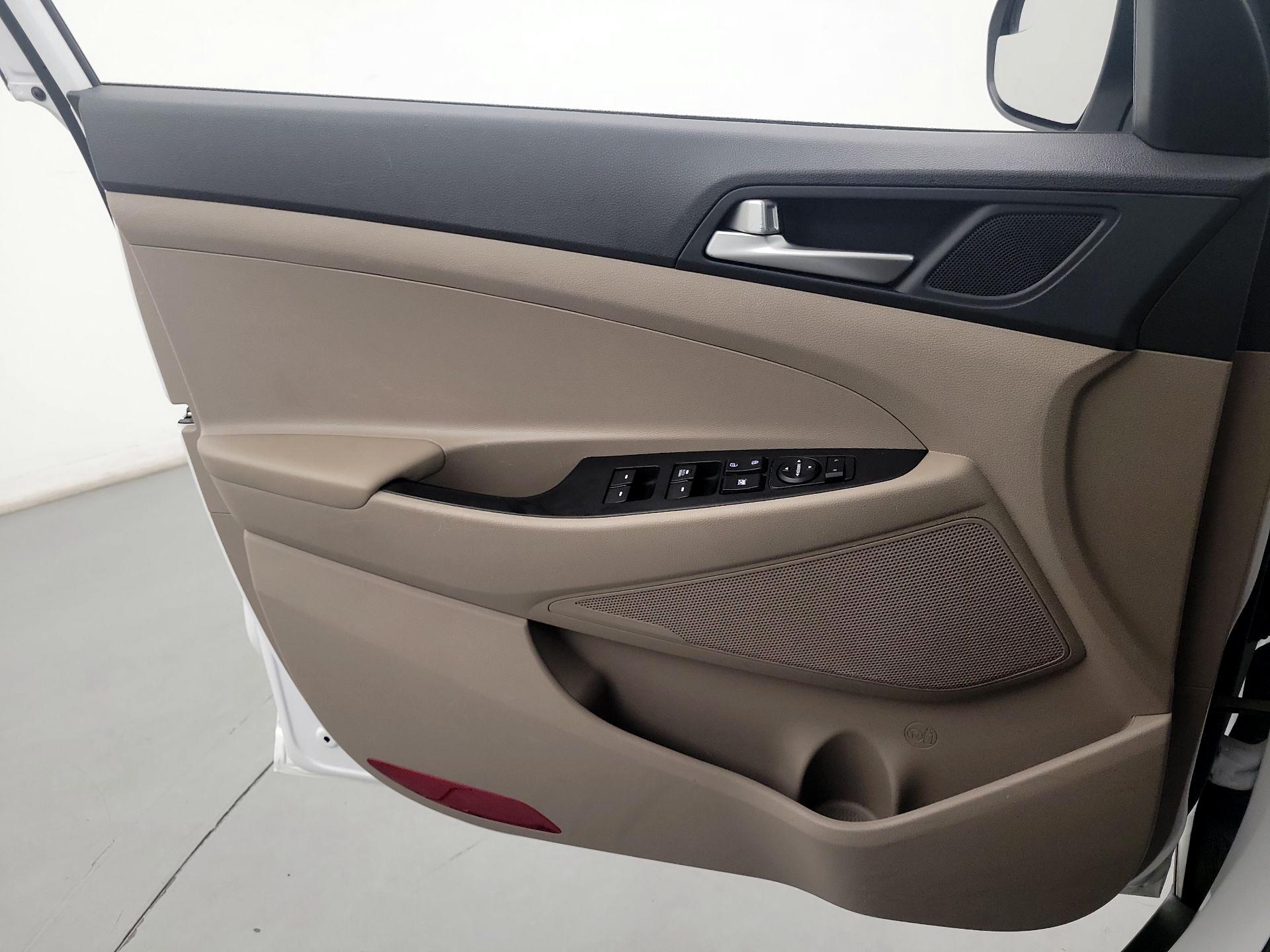 Thumbnail: 2019 Hyundai Tucson - 10