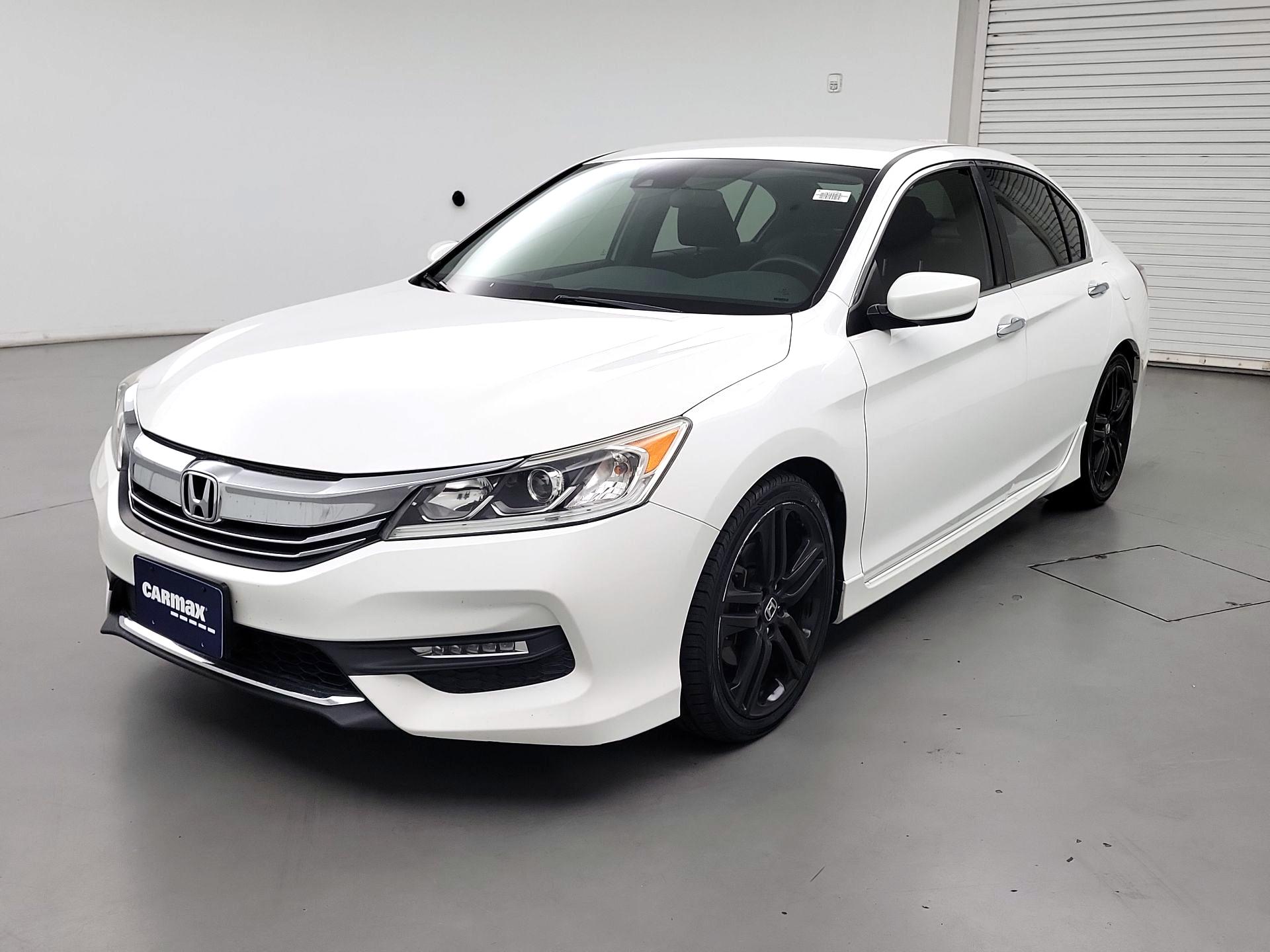 Thumbnail: 2016 Honda Accord - 3