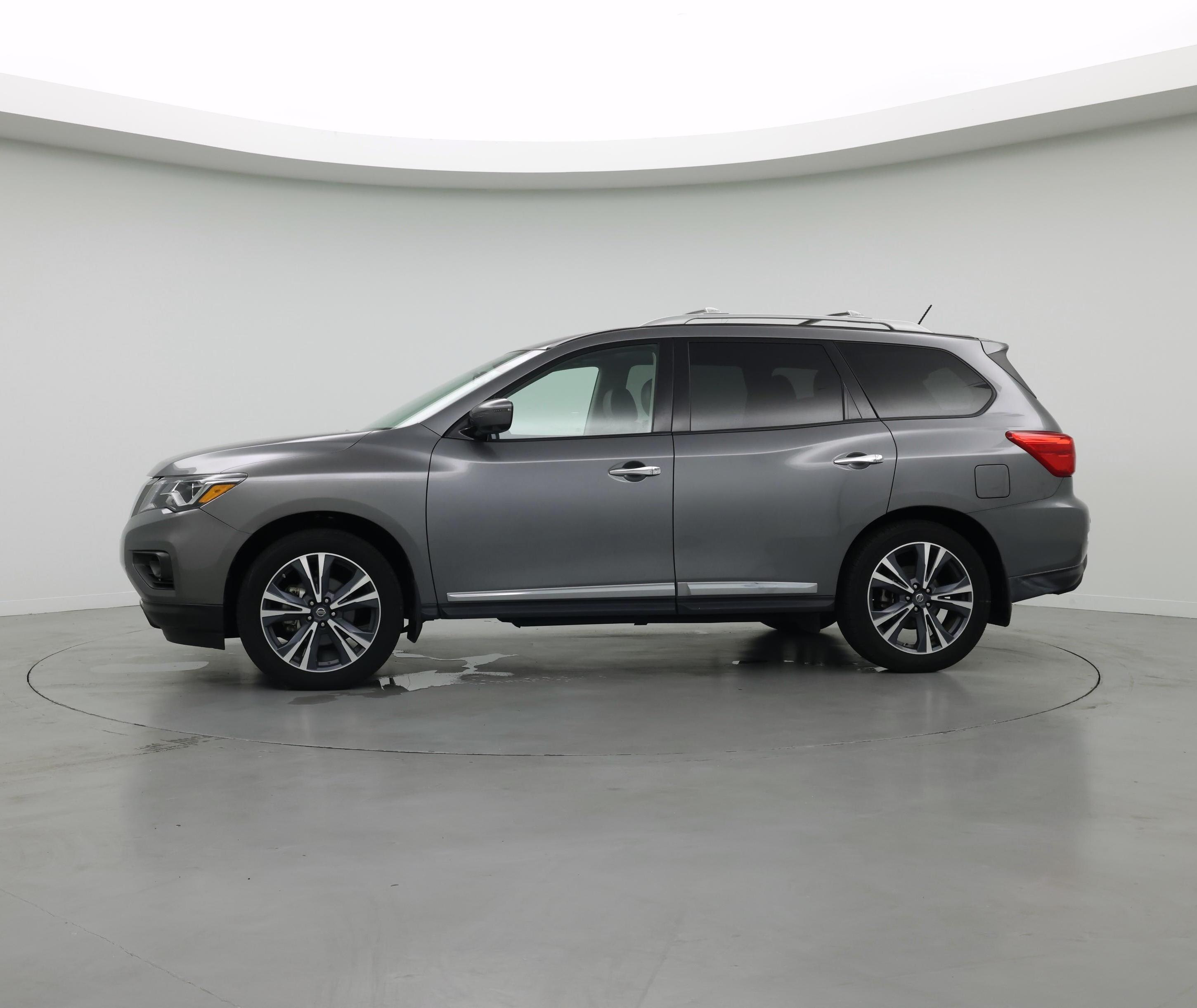 Thumbnail: 2018 Nissan Pathfinder - 3