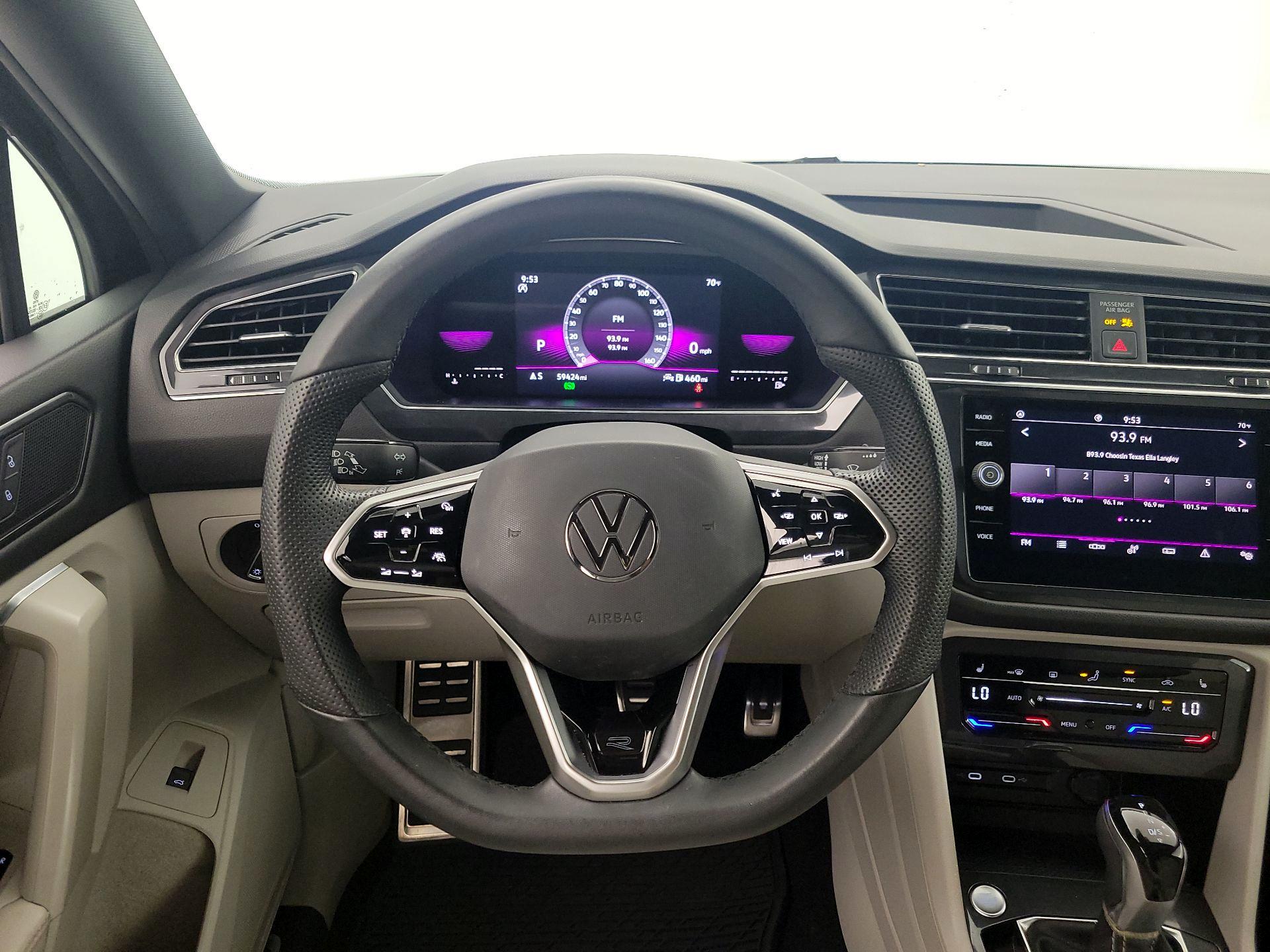 Thumbnail: 2022 Volkswagen Tiguan - 10