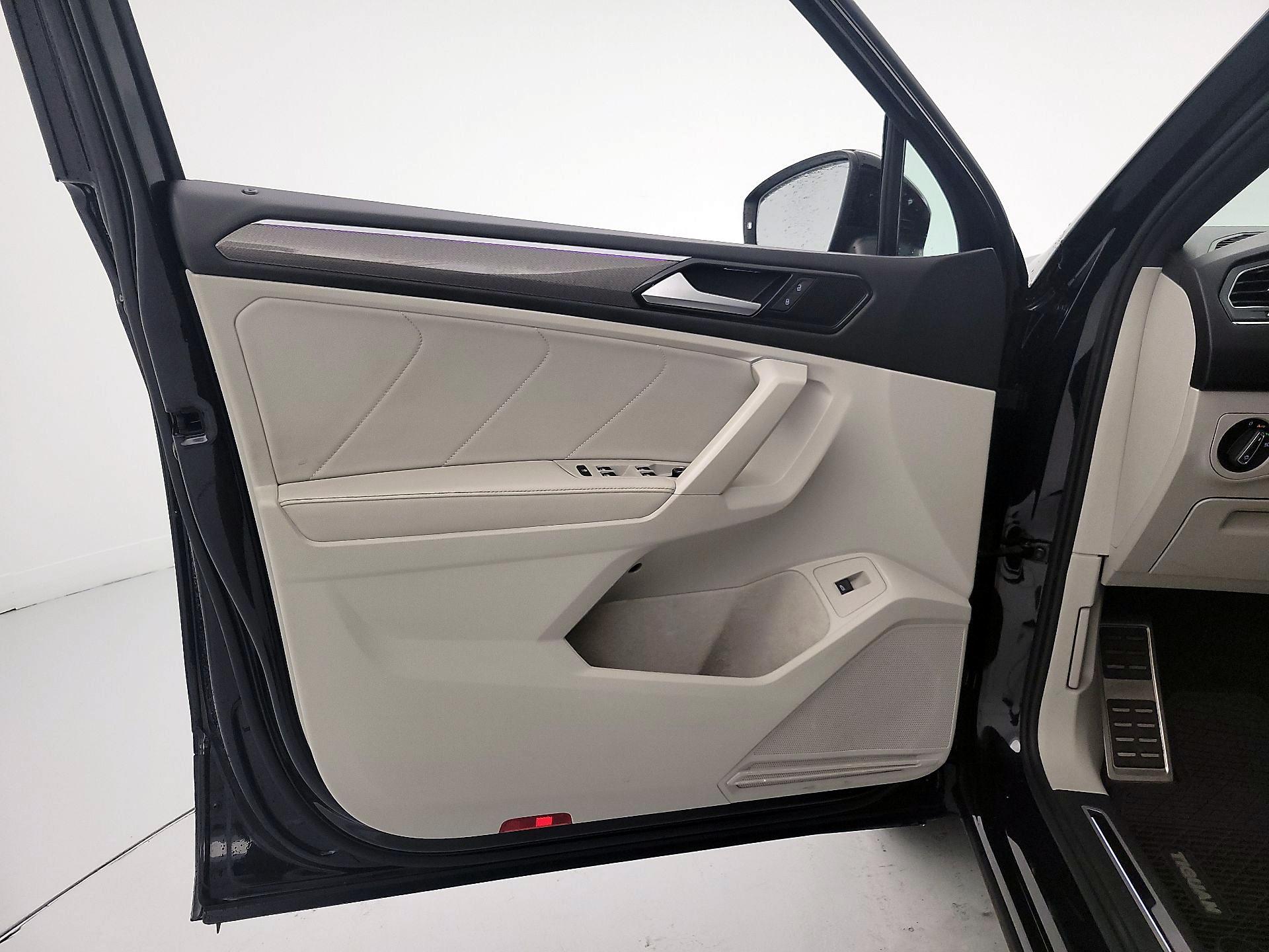 Thumbnail: 2022 Volkswagen Tiguan - 12