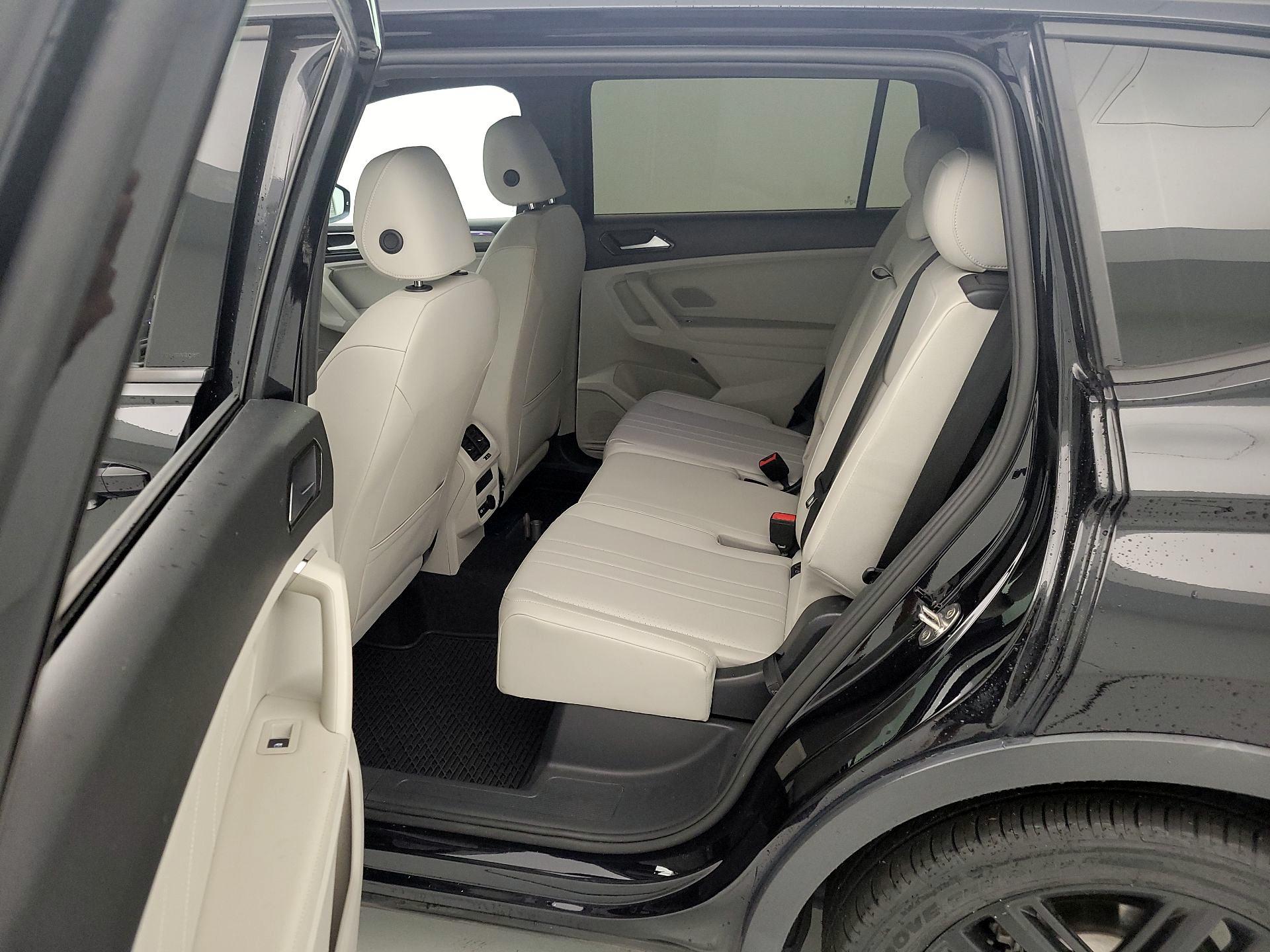 Thumbnail: 2022 Volkswagen Tiguan - 20