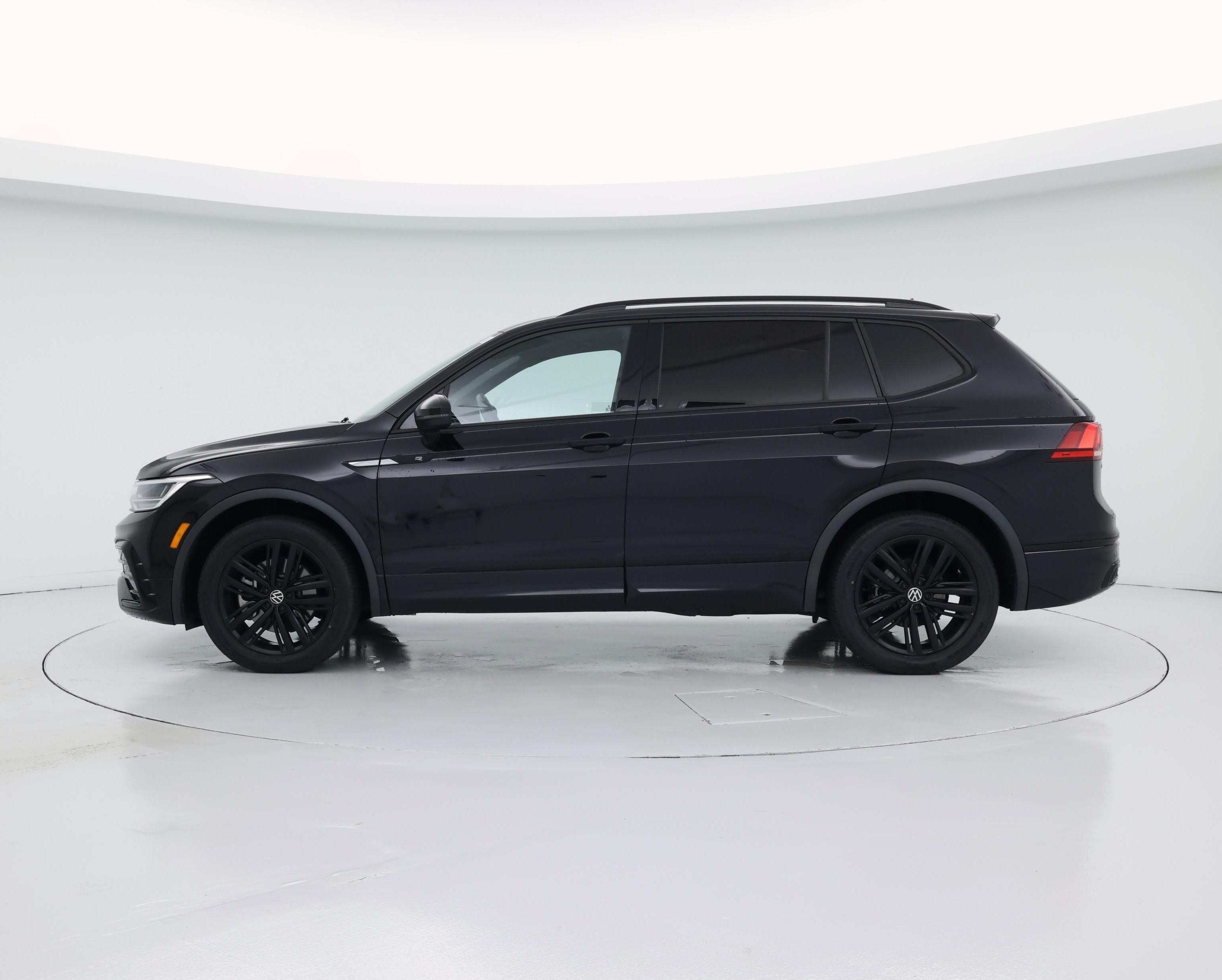 Thumbnail: 2022 Volkswagen Tiguan - 3