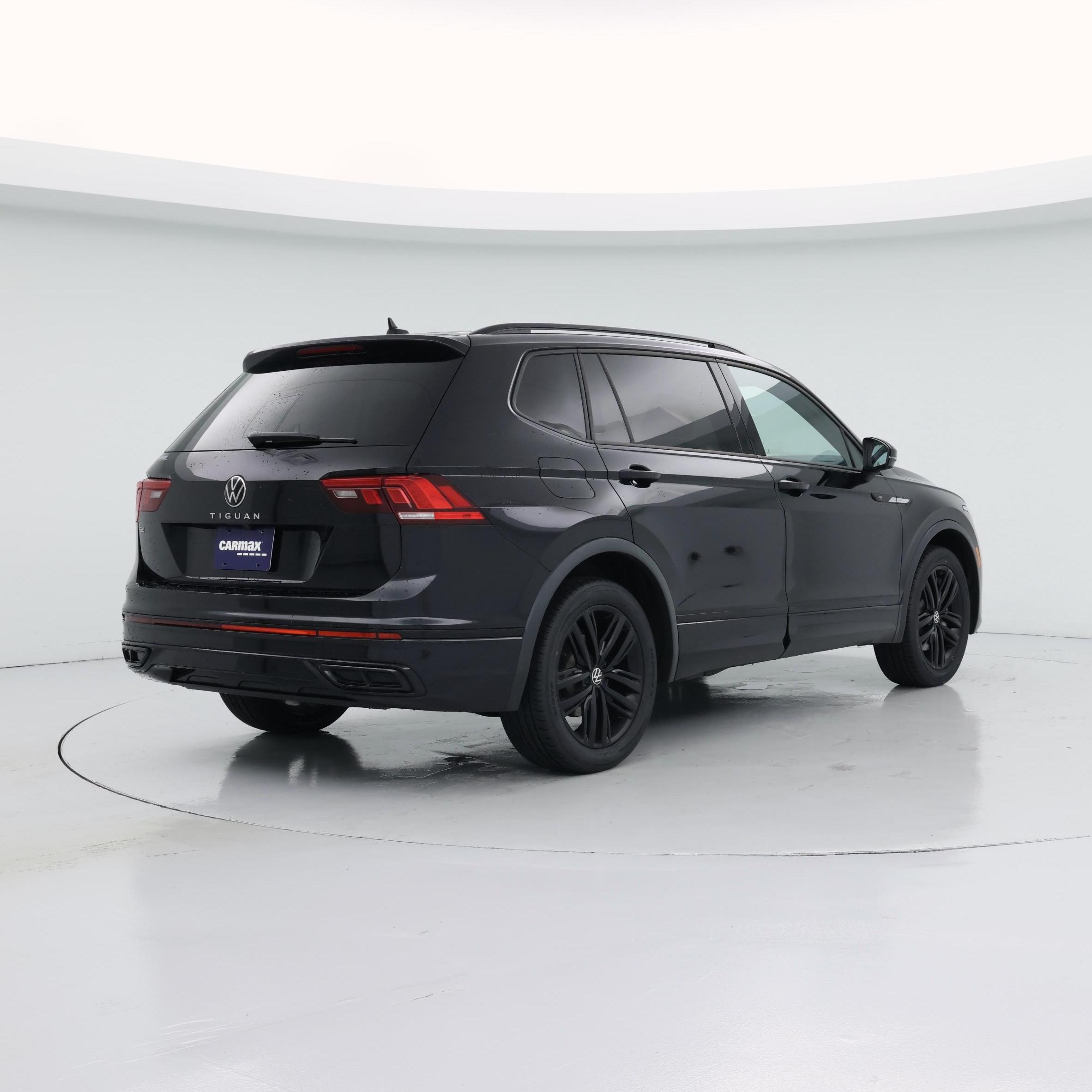 Thumbnail: 2022 Volkswagen Tiguan - 8