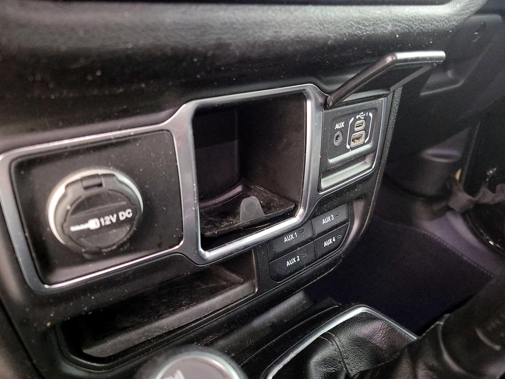 Thumbnail: 2024 Jeep Wrangler - 18