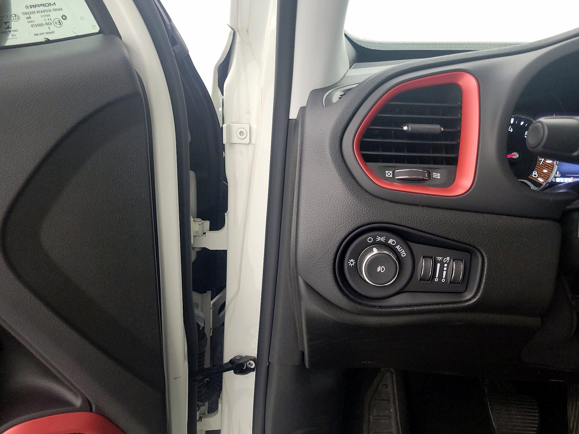 Thumbnail: 2022 Jeep Renegade - 13