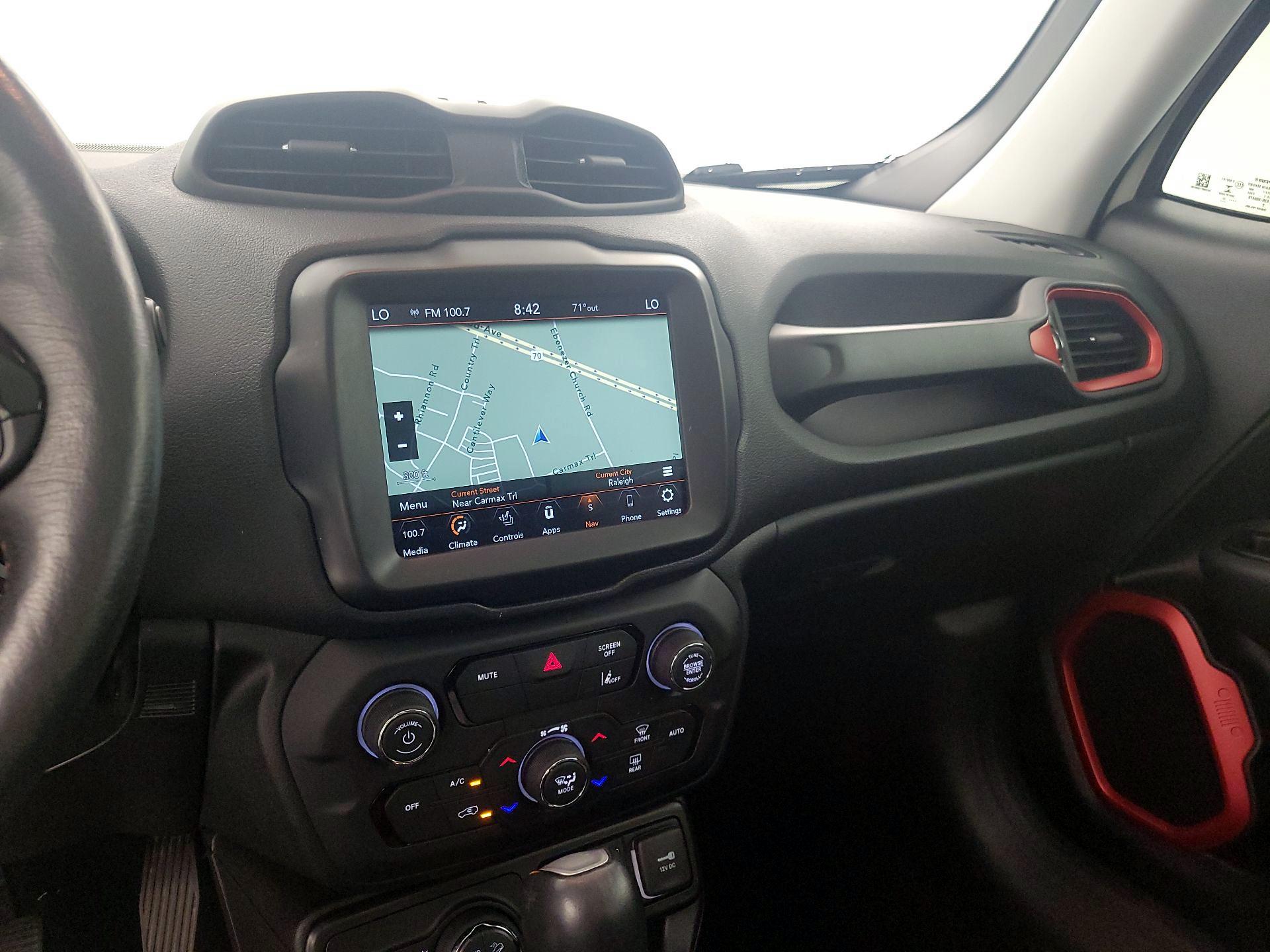 Thumbnail: 2022 Jeep Renegade - 14