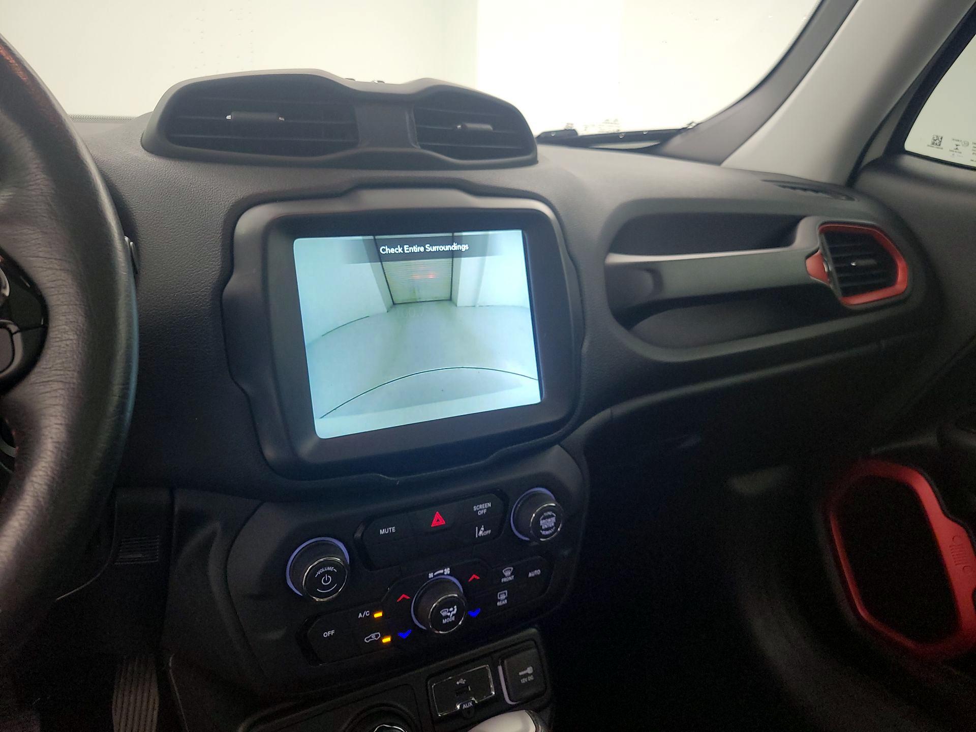Thumbnail: 2022 Jeep Renegade - 15