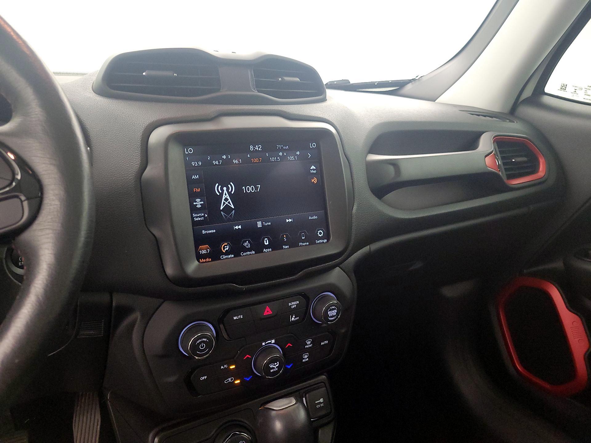 Thumbnail: 2022 Jeep Renegade - 16