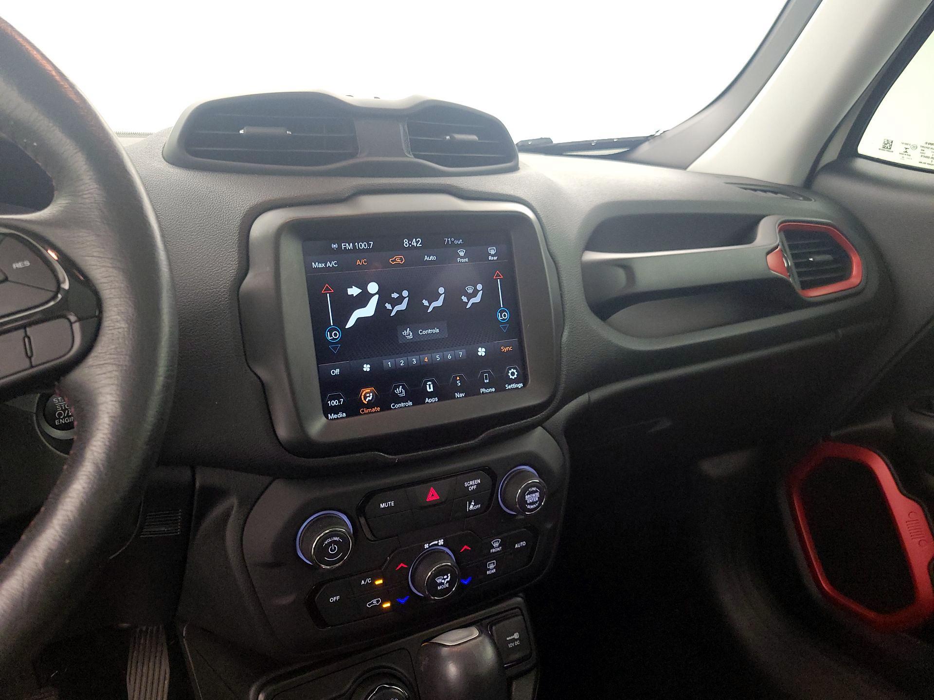 Thumbnail: 2022 Jeep Renegade - 17