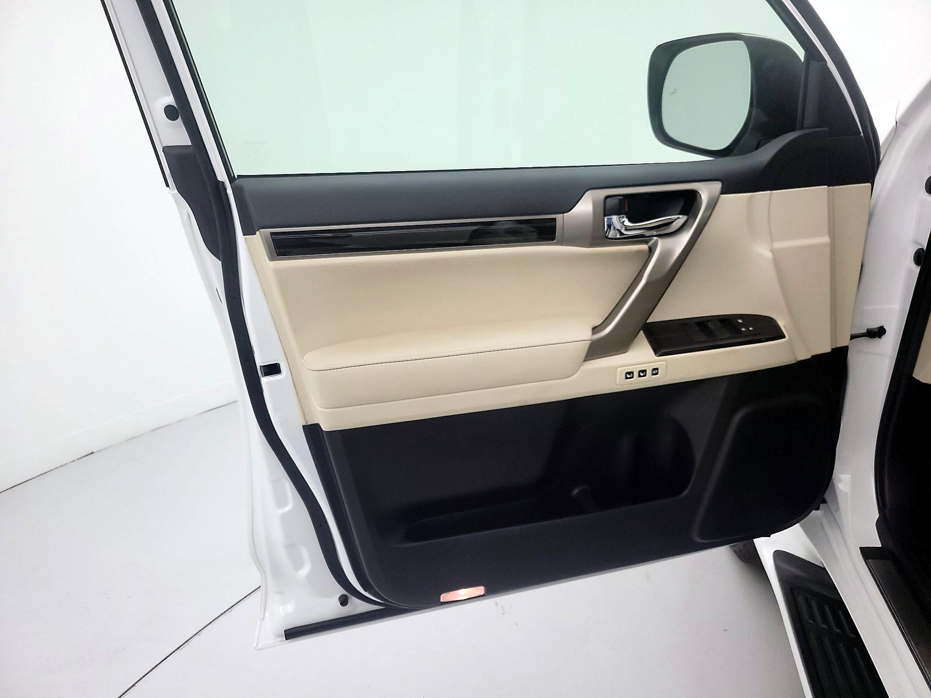 Thumbnail: 2020 Lexus GX - 12