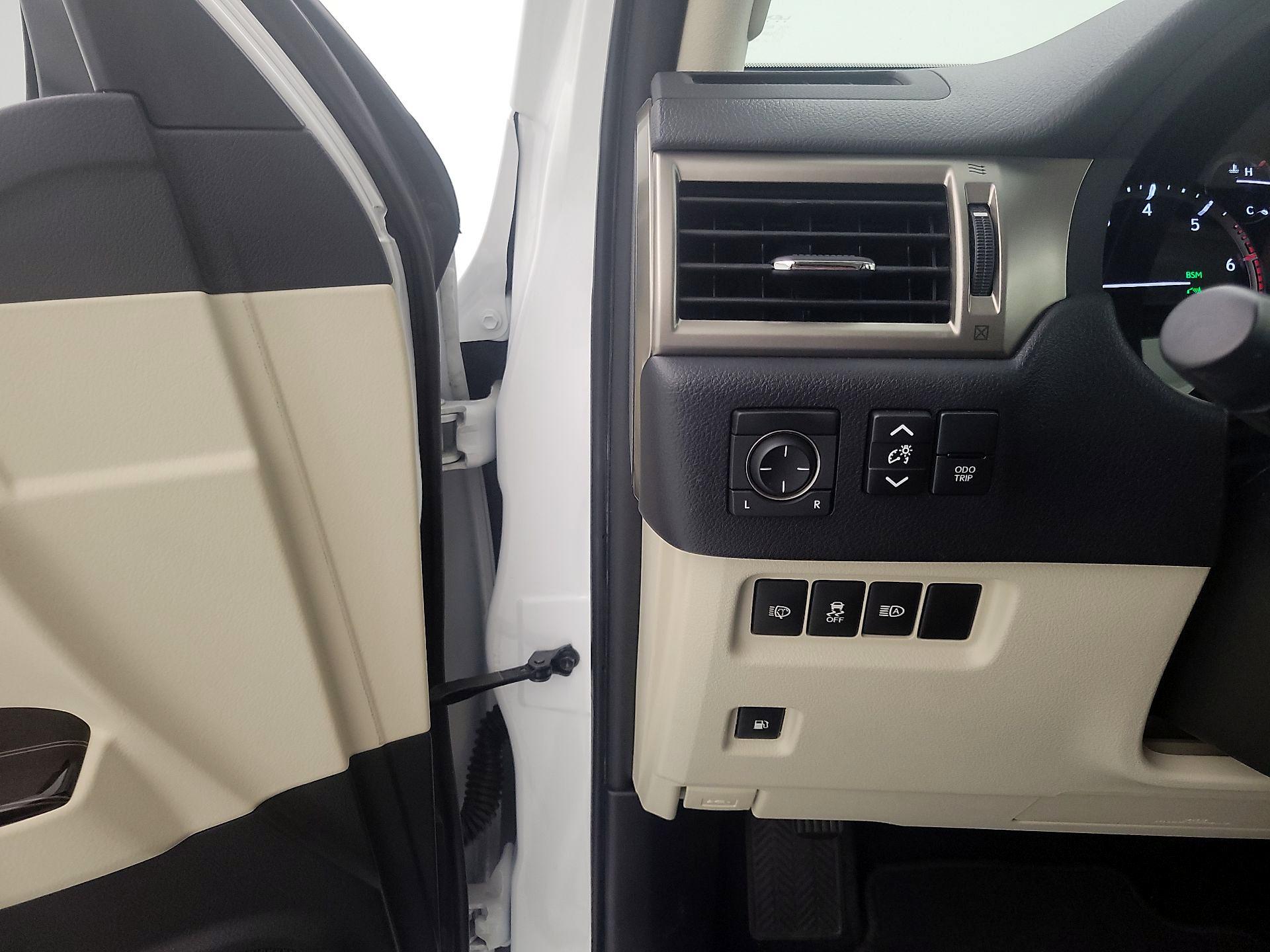 Thumbnail: 2020 Lexus GX - 13