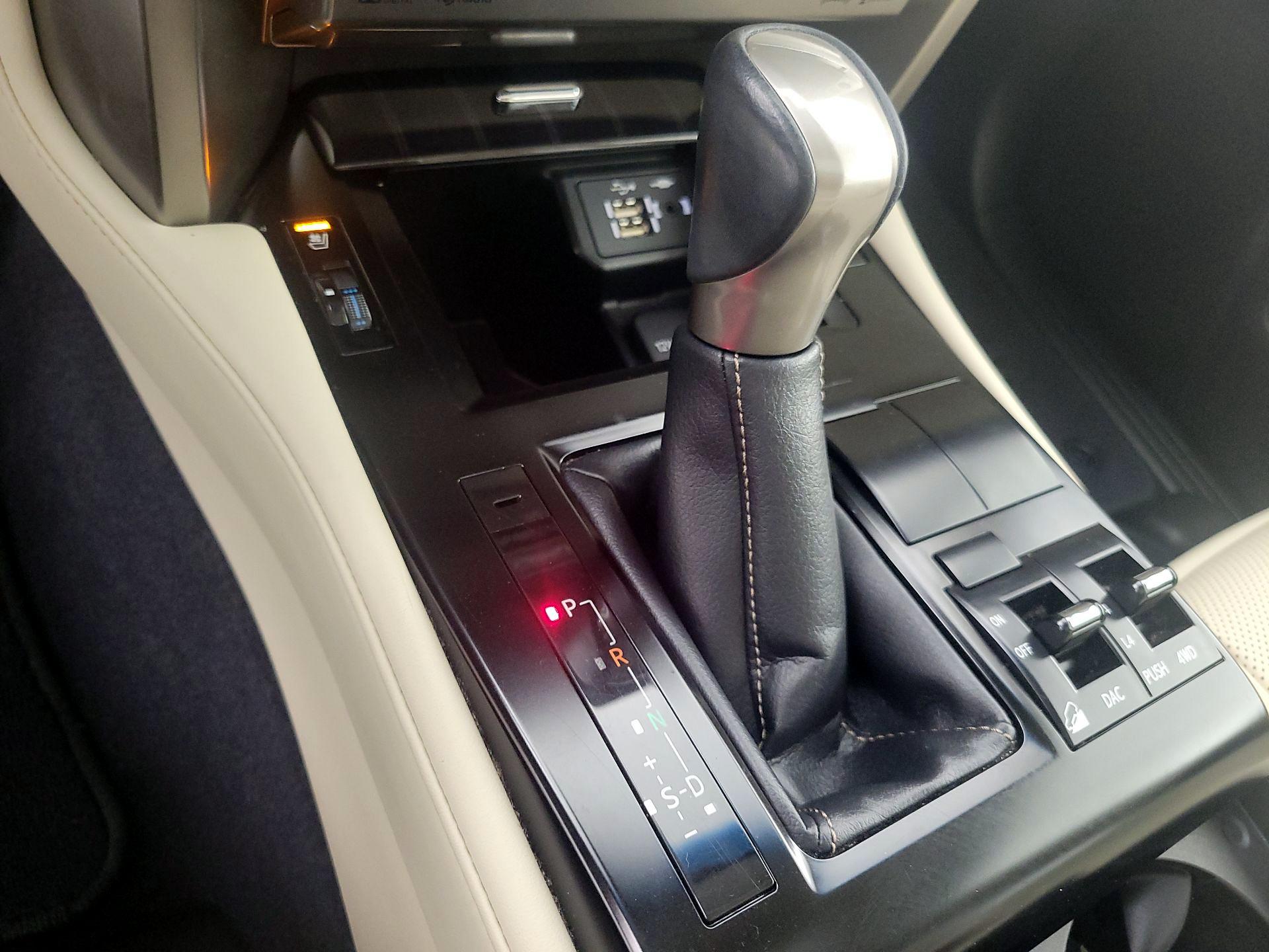 Thumbnail: 2020 Lexus GX - 18