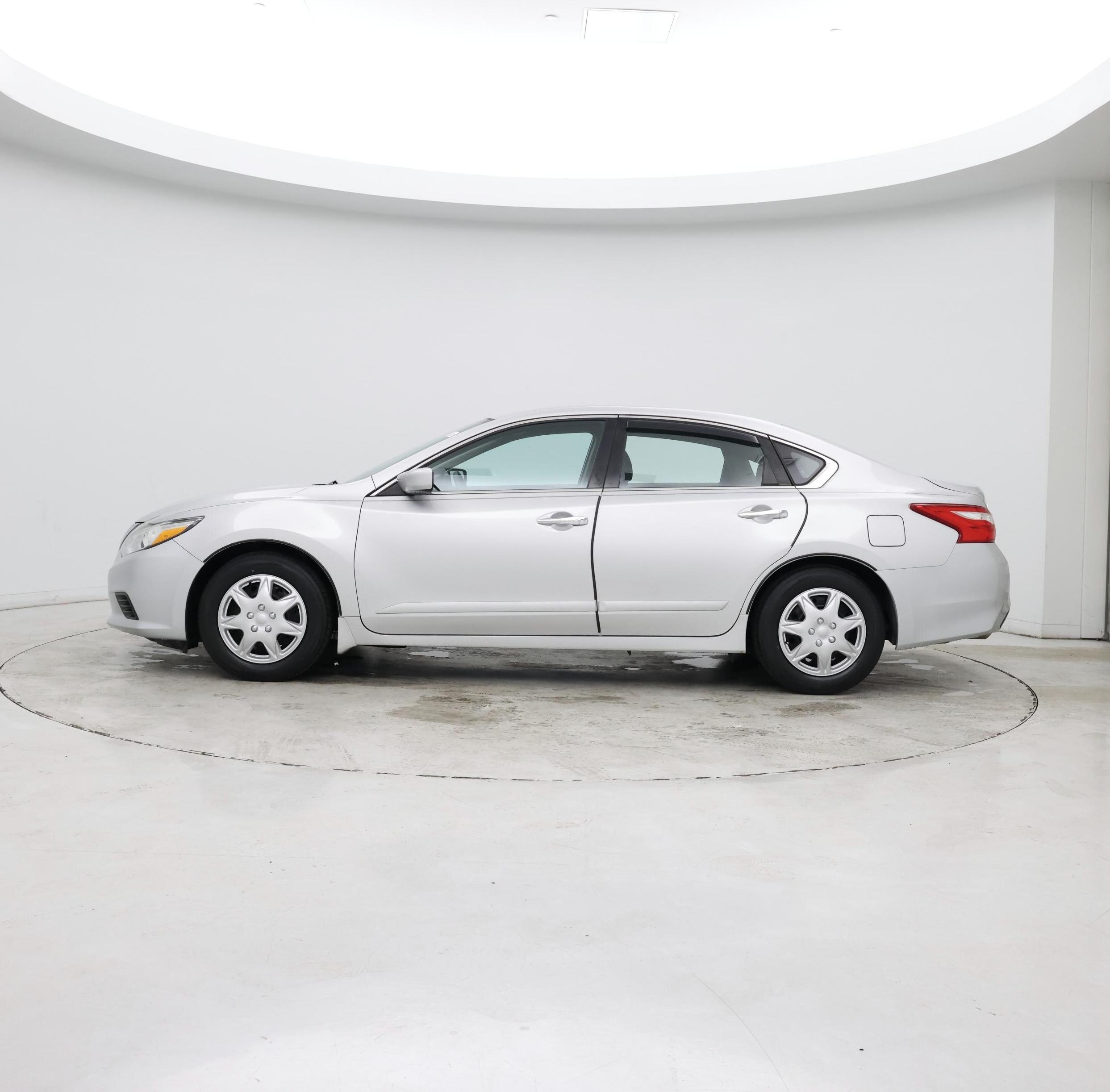 Thumbnail: 2017 Nissan Altima - 2