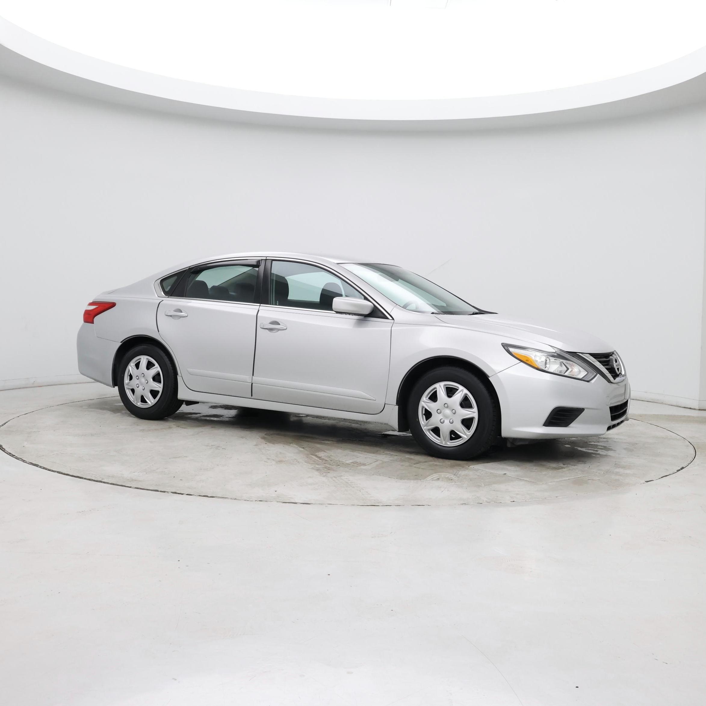 Thumbnail: 2017 Nissan Altima - 7