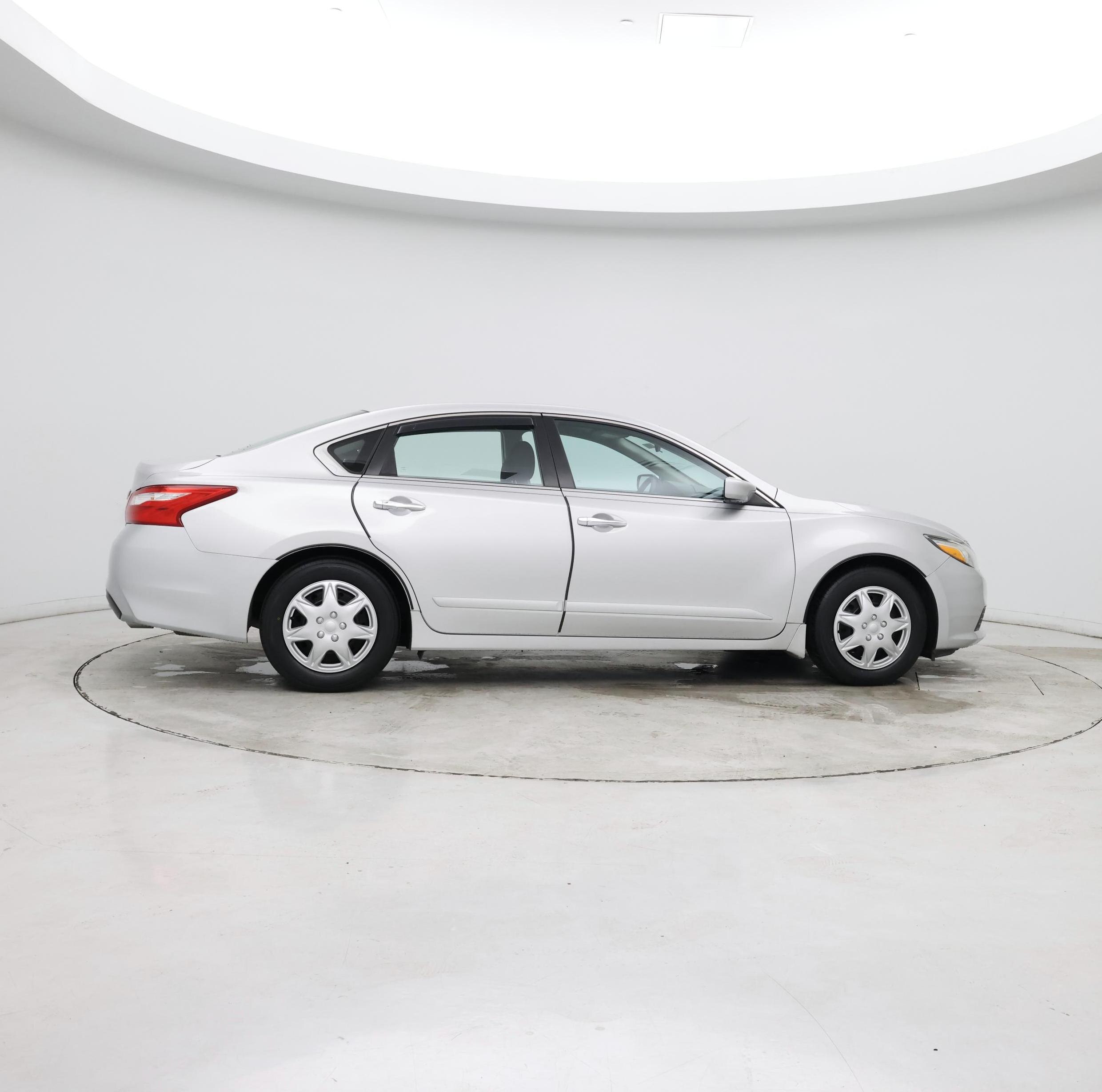 Thumbnail: 2017 Nissan Altima - 8