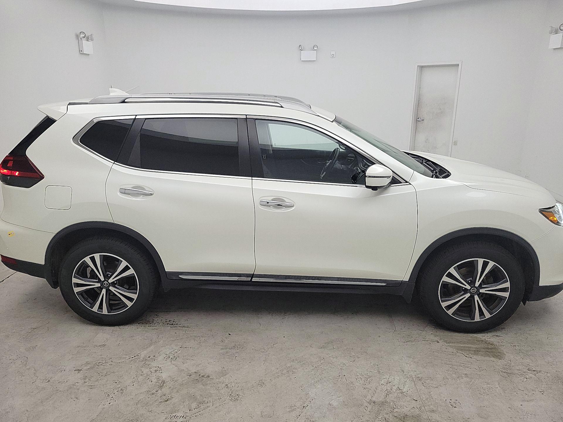 Thumbnail: 2018 Nissan Rogue - 4