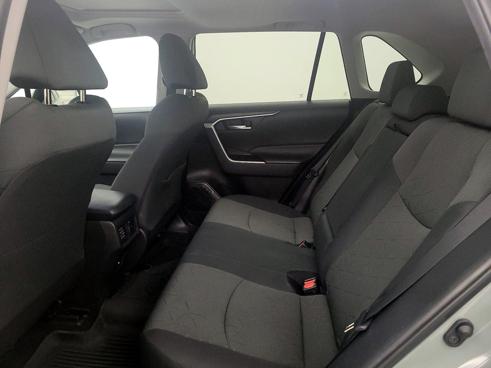 Thumbnail: 2021 Toyota RAV4 - 20