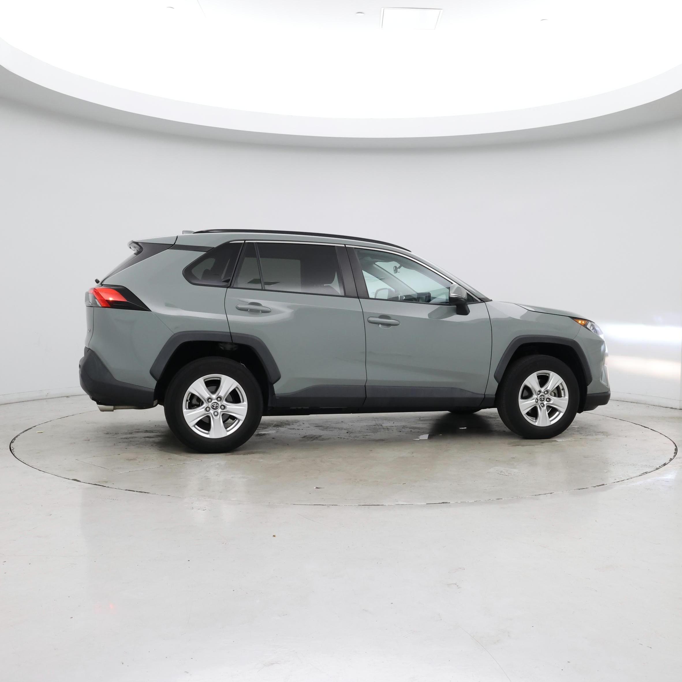 Thumbnail: 2021 Toyota RAV4 - 8