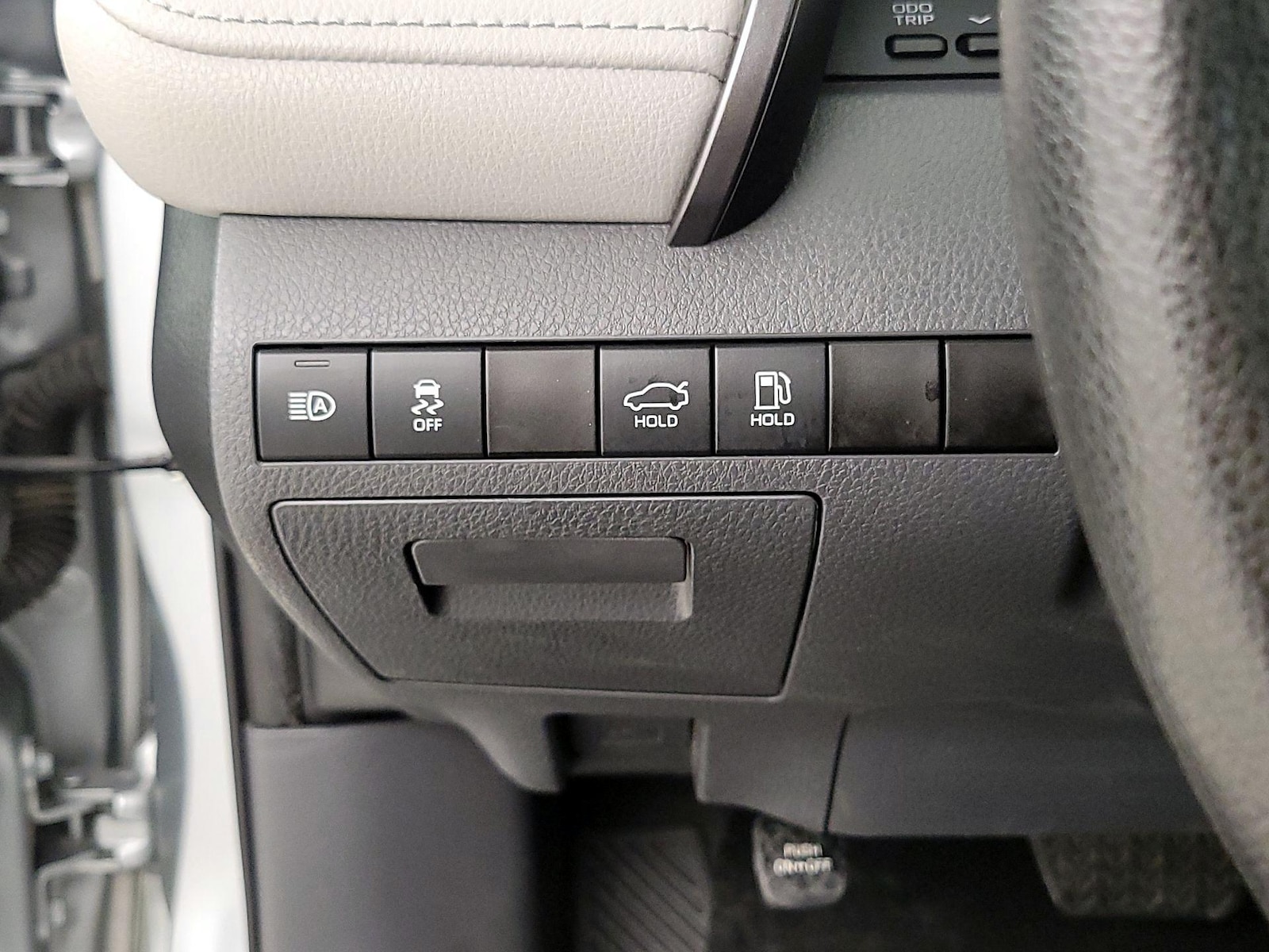 2023 Toyota Camry LE - Photo 12
