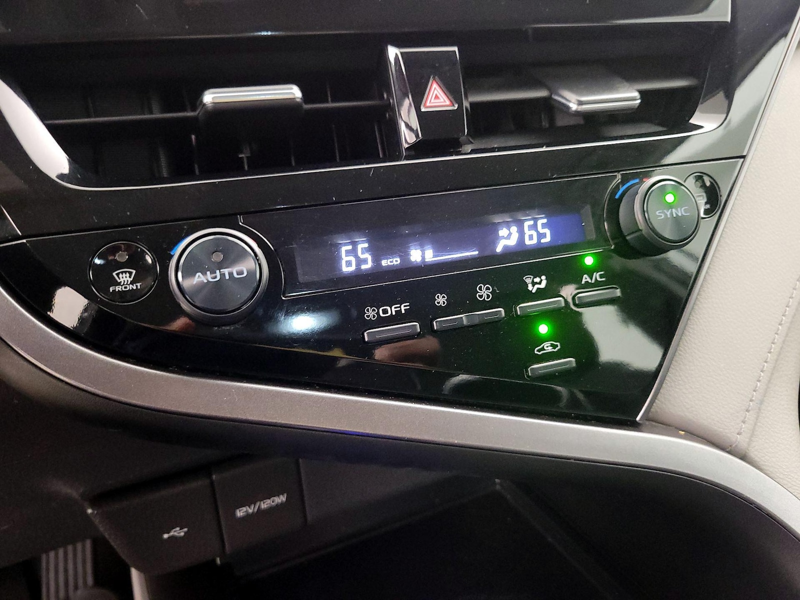 2023 Toyota Camry LE - Photo 15