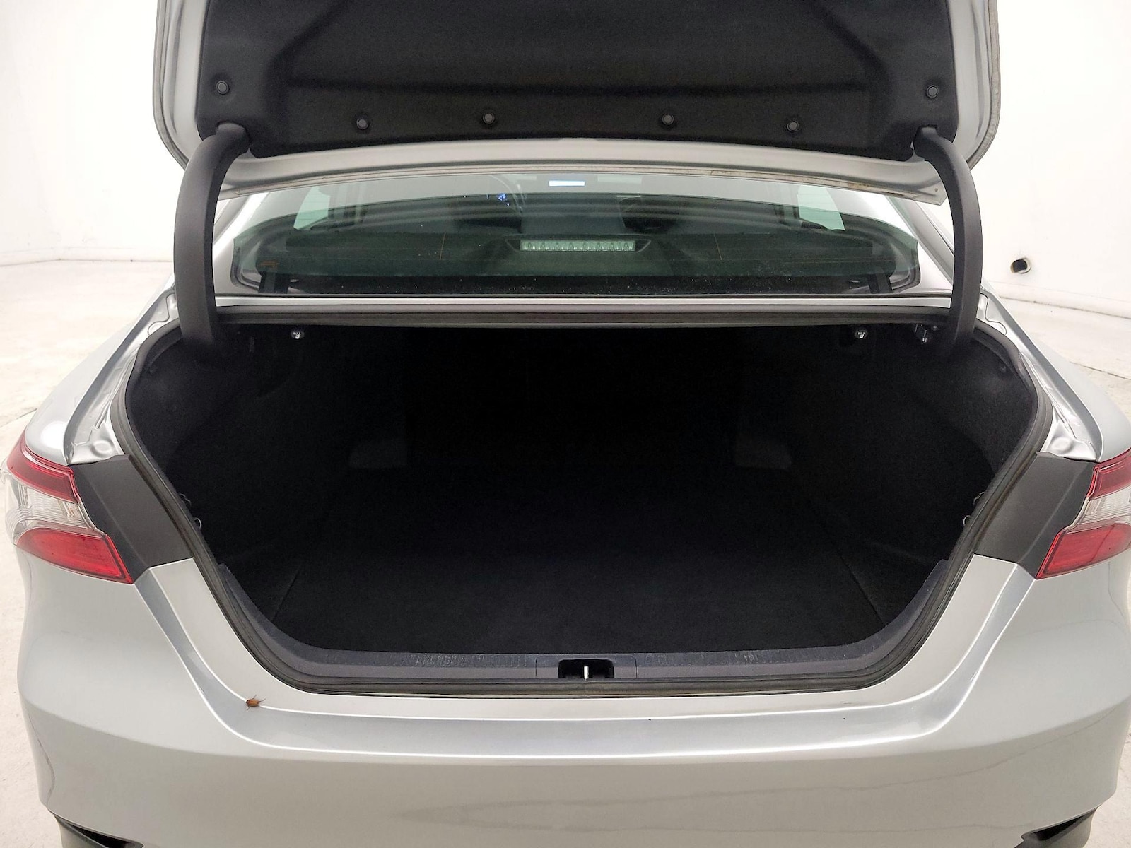 2023 Toyota Camry LE - Photo 19
