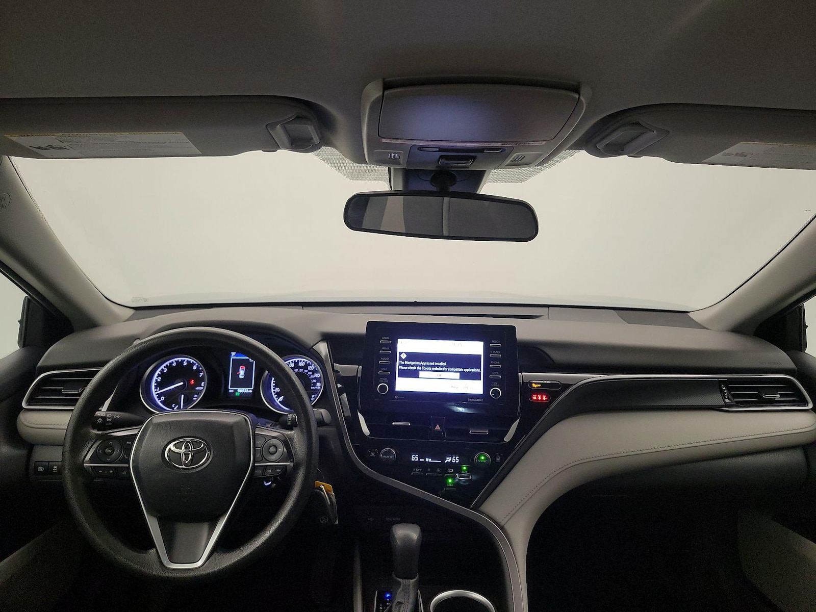 2023 Toyota Camry LE - Photo 8