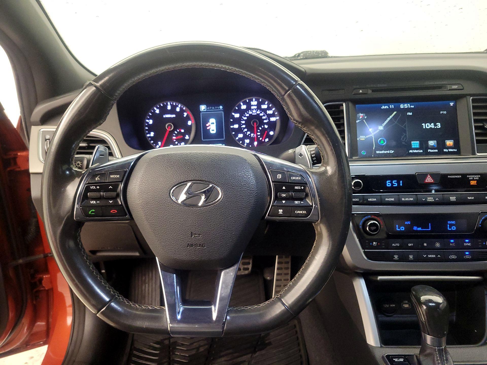 Thumbnail: 2015 Hyundai Sonata - 10