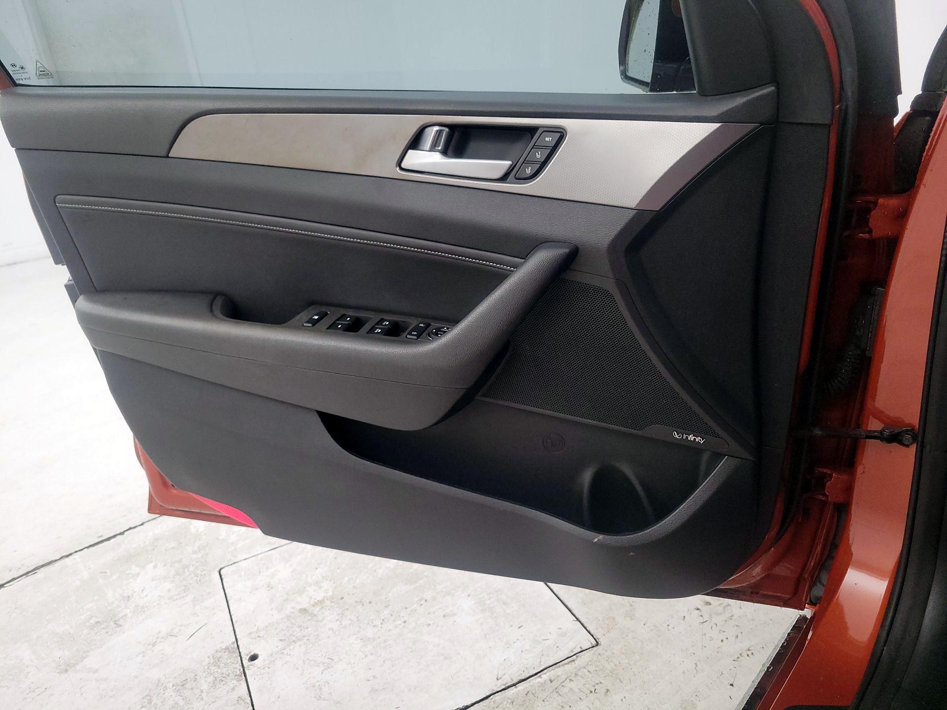 Thumbnail: 2015 Hyundai Sonata - 12