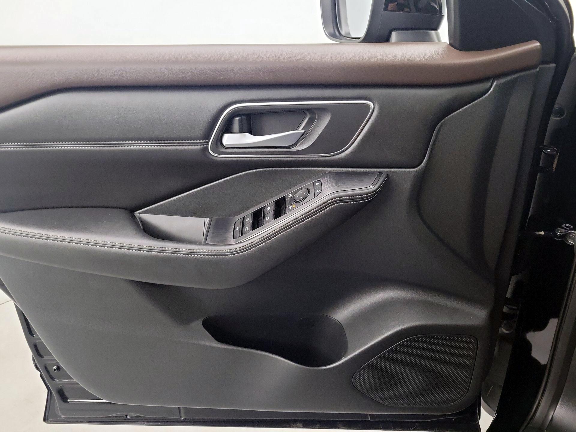 Thumbnail: 2021 Nissan Rogue - 12