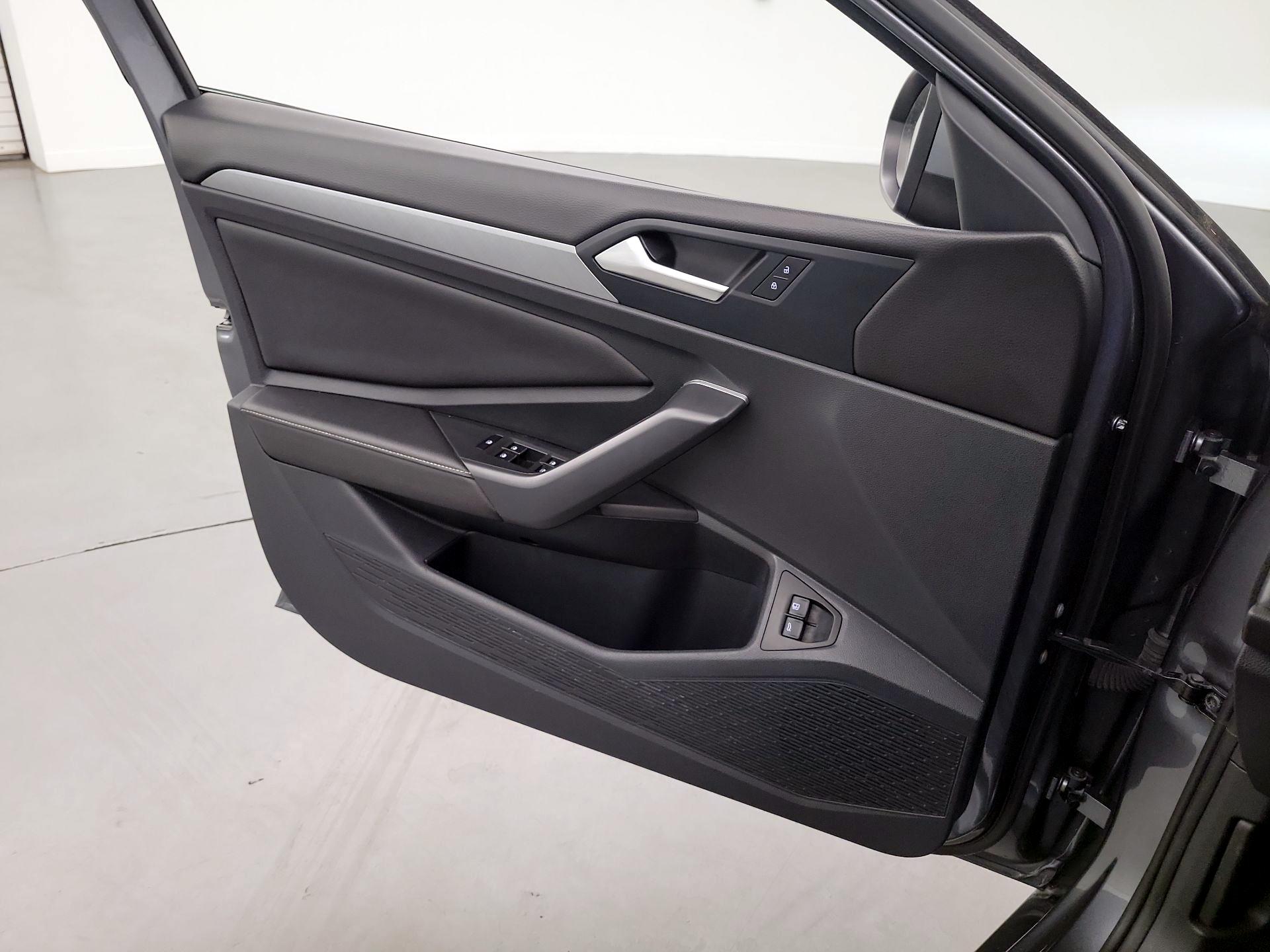 Thumbnail: 2024 Volkswagen Jetta - 12
