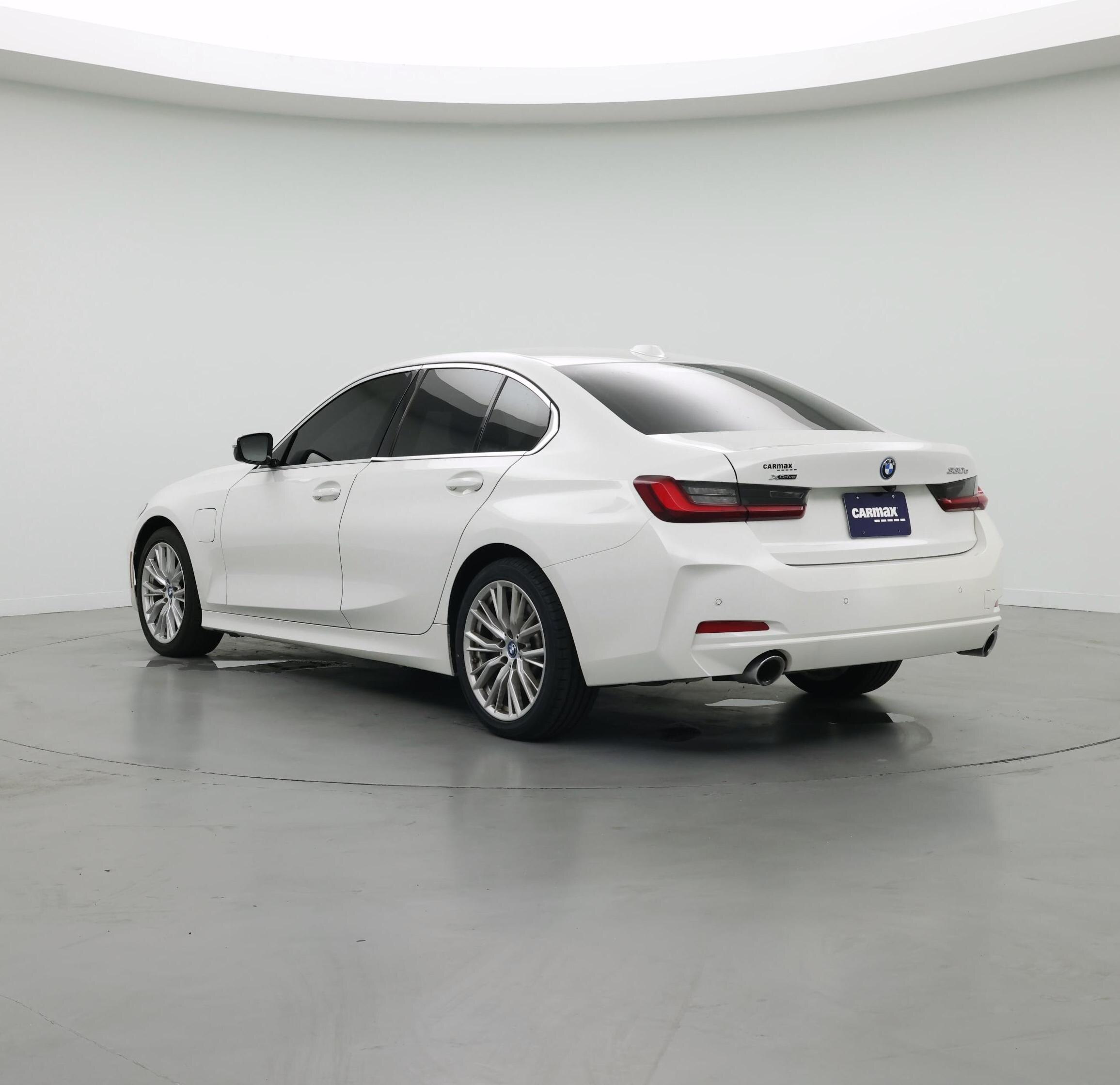 Thumbnail: 2024 BMW 3 Series - 2