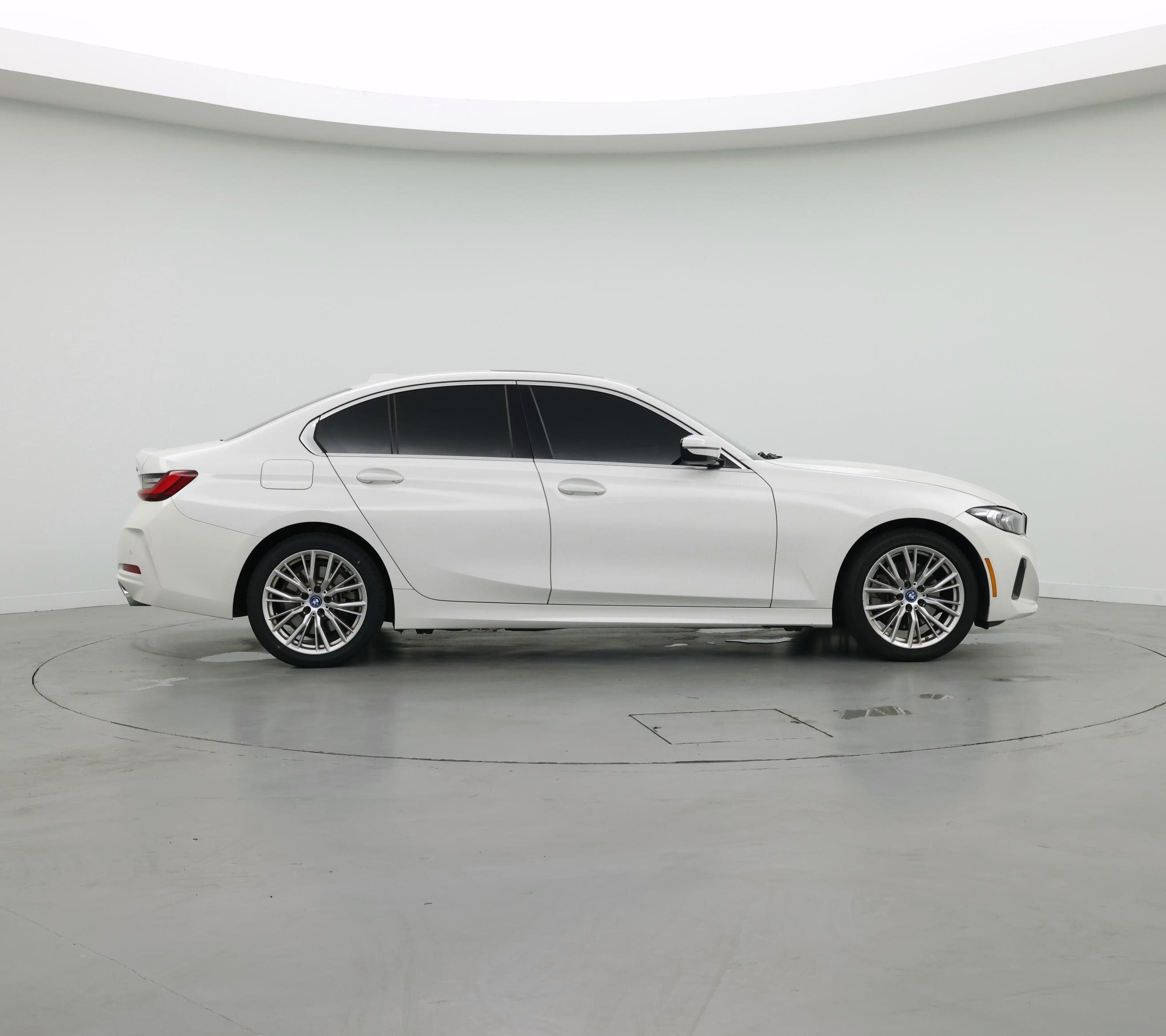 Thumbnail: 2024 BMW 3 Series - 7