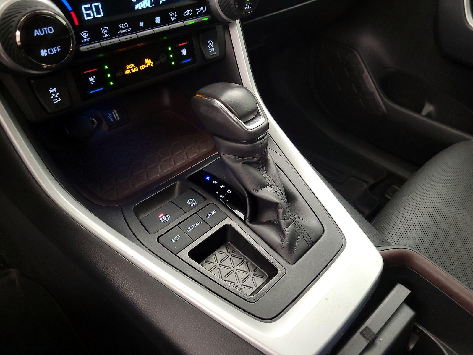 2024 Toyota RAV4 Limited - Photo 18