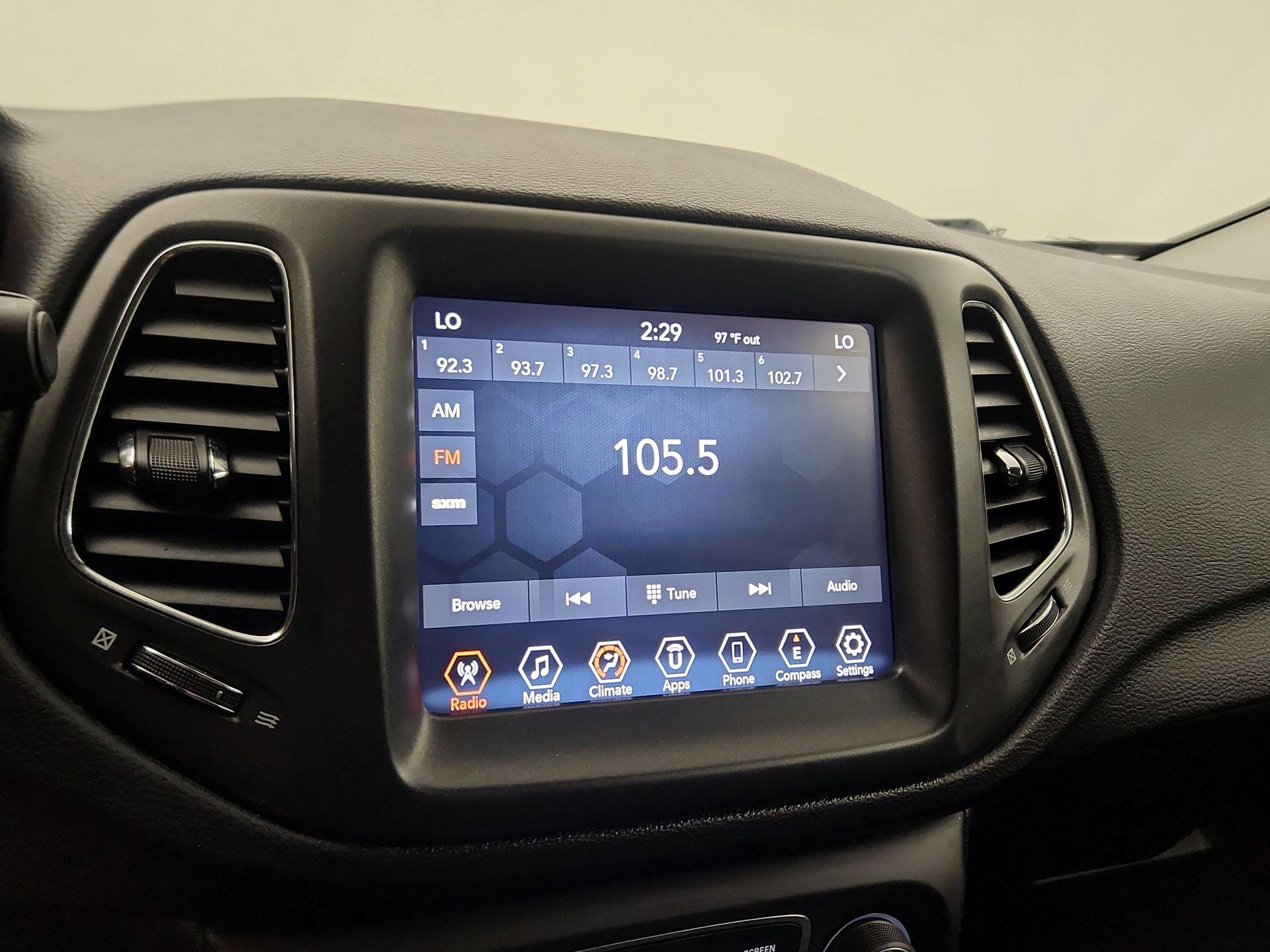 Thumbnail: 2018 Jeep Compass - 16