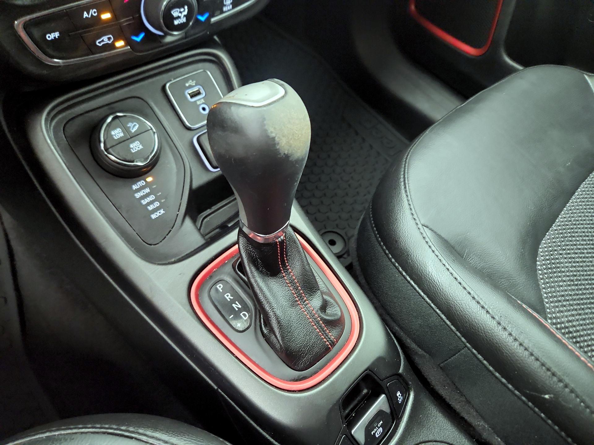 Thumbnail: 2018 Jeep Compass - 17