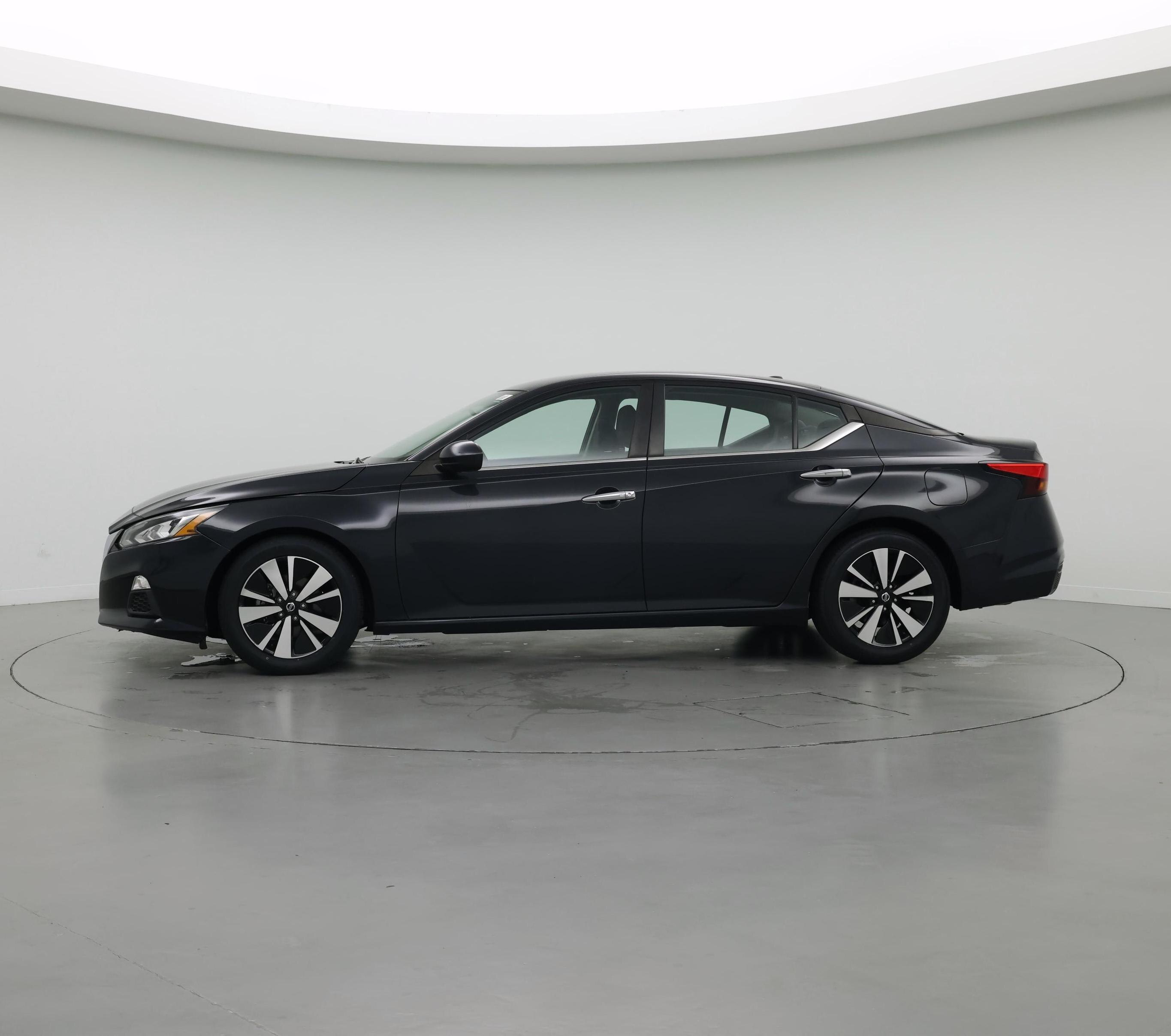 Thumbnail: 2021 Nissan Altima - 3