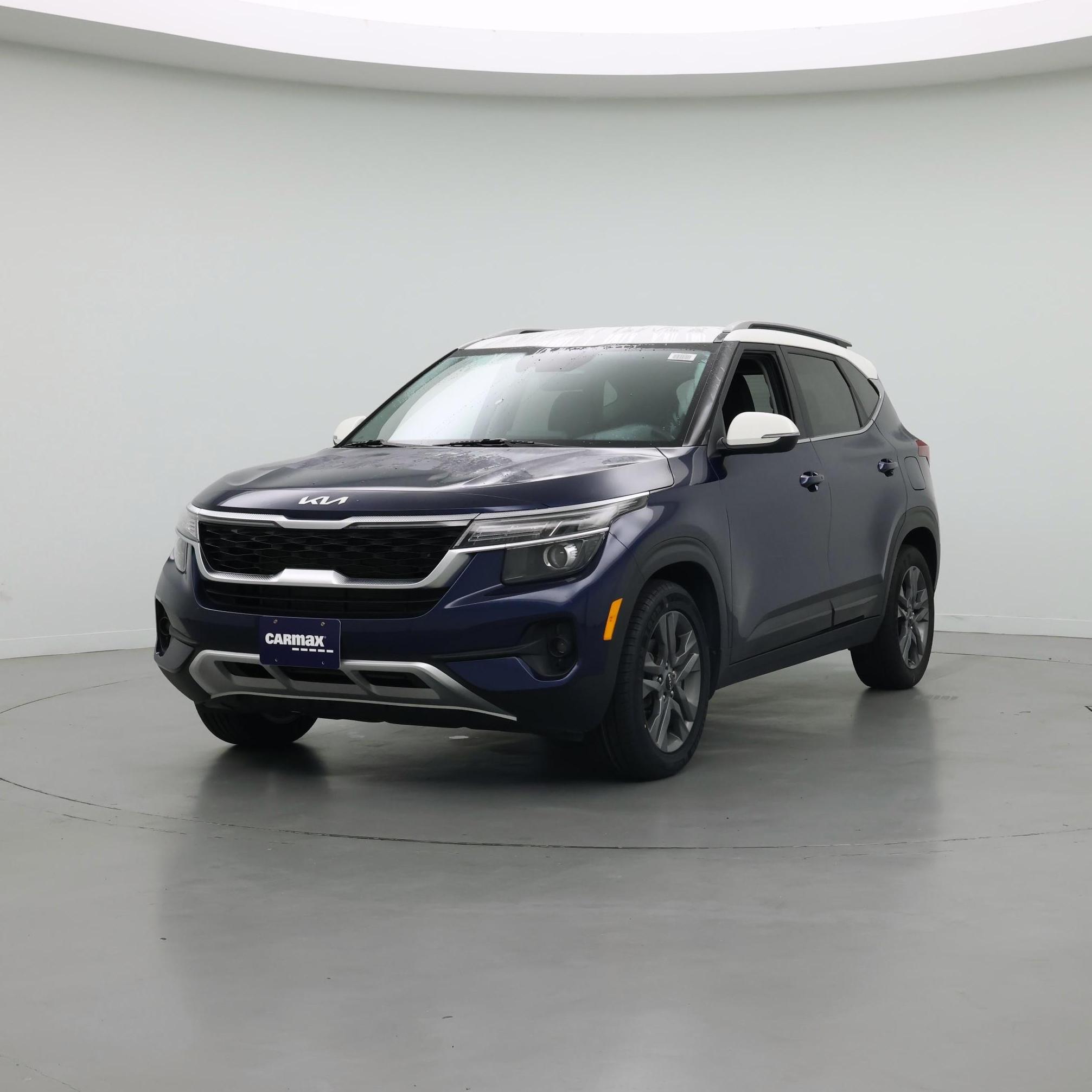 Thumbnail: 2023 Kia Seltos - 4