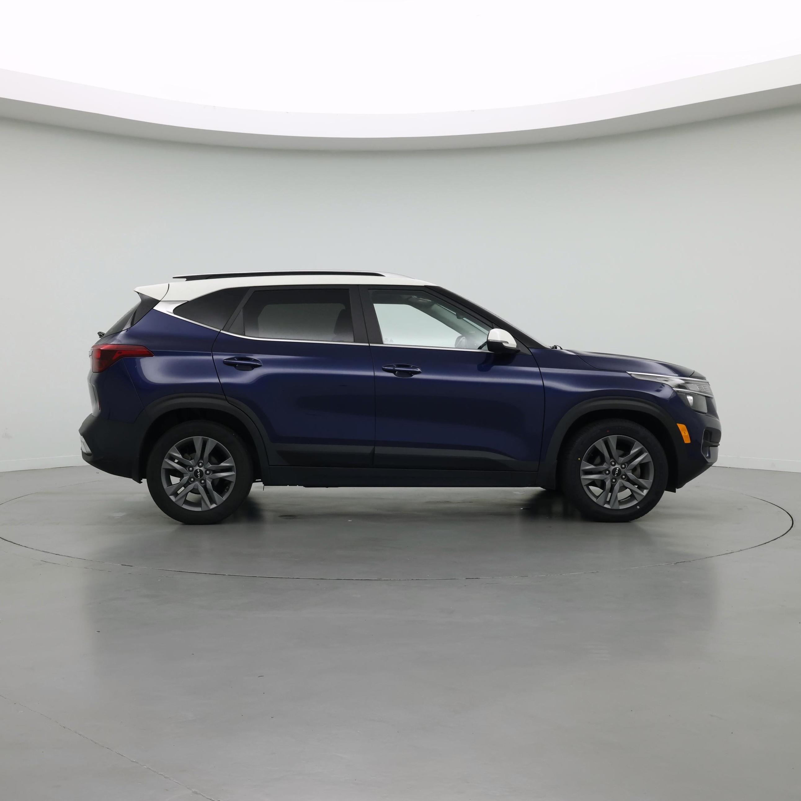 Thumbnail: 2023 Kia Seltos - 7