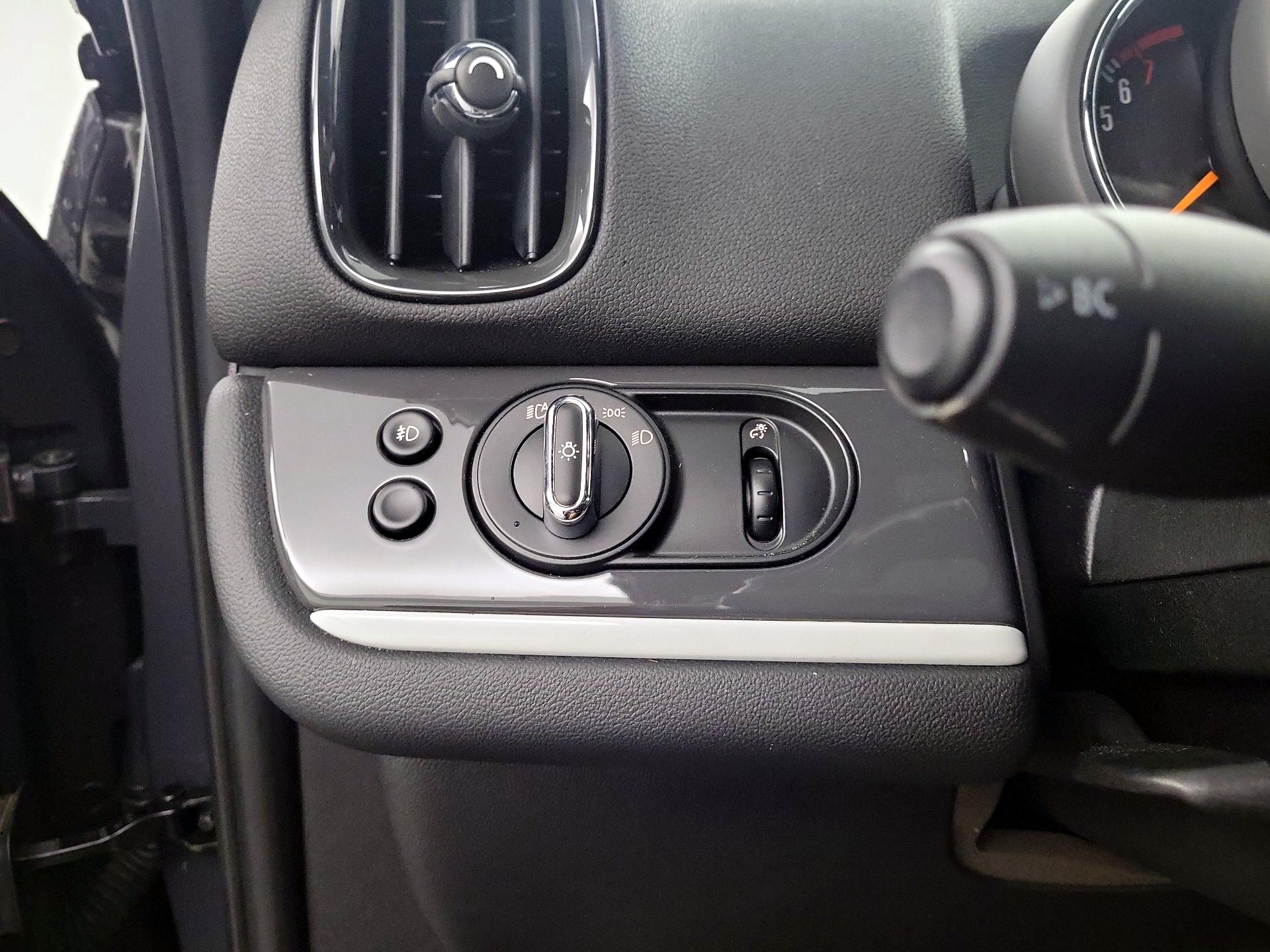 Thumbnail: 2017 MINI Cooper Countryman - 13