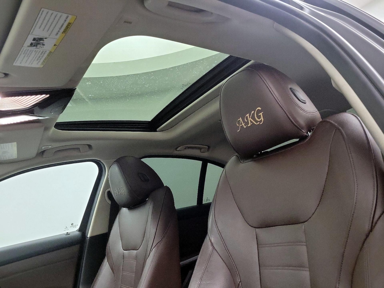 Sunroof(s) & Overhead Airbags