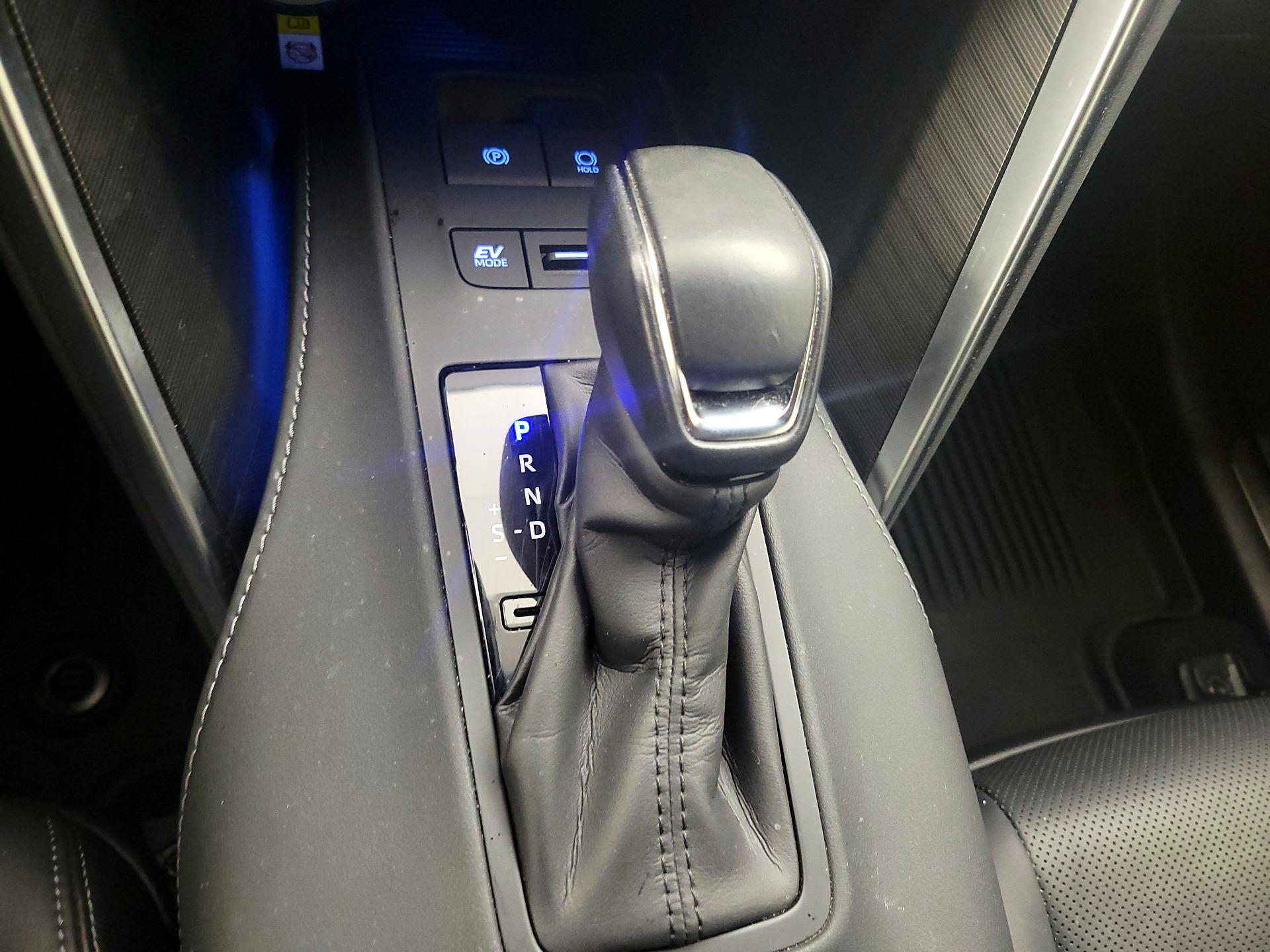 Thumbnail: 2021 Toyota Venza - 17